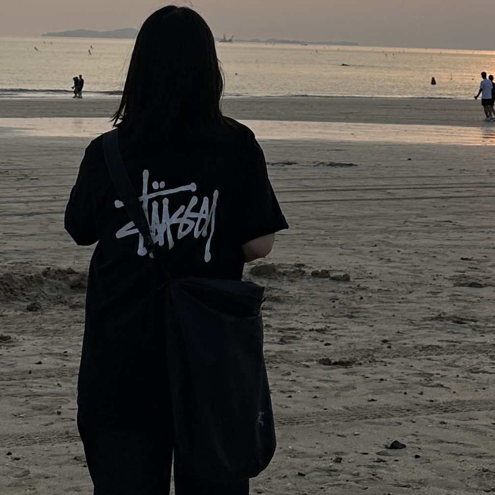 (W) Nike Dunk Low Disrupt 2 Black White, Stussy Basic Stussy T-Shirt Black 2023 착용 스타일 - 4