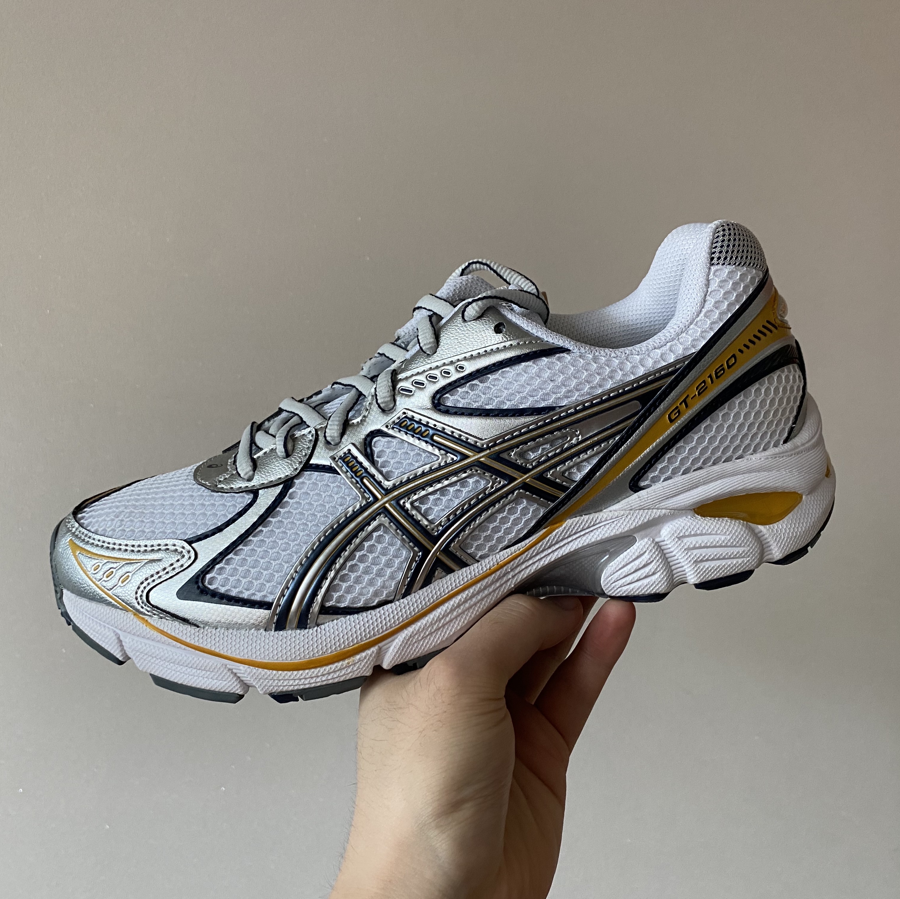 Asics GT-2160 White Pure Silver 착용 스타일