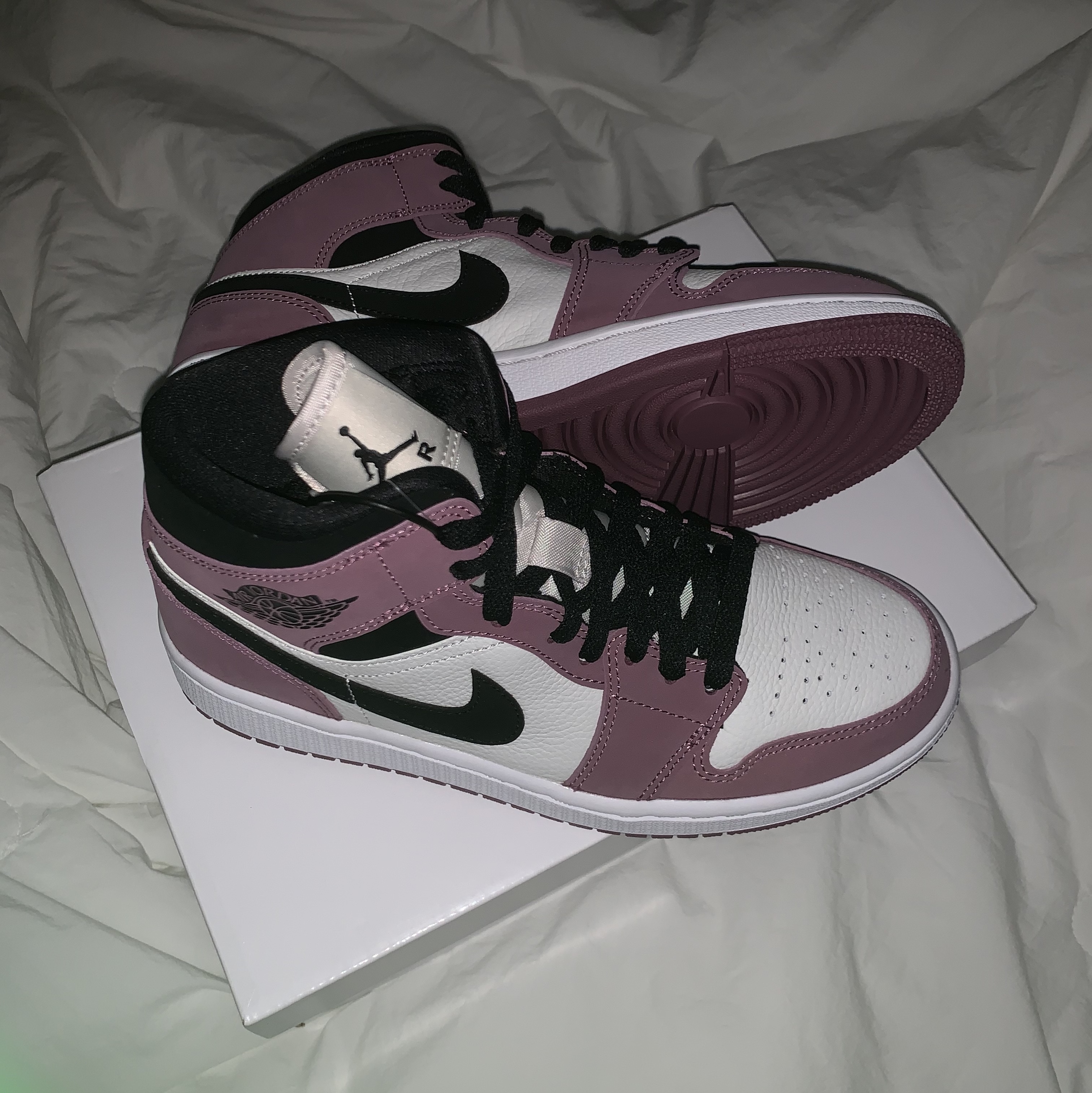 (W) Jordan 1 Mid SE Light Mulberry 착용 스타일 - 3