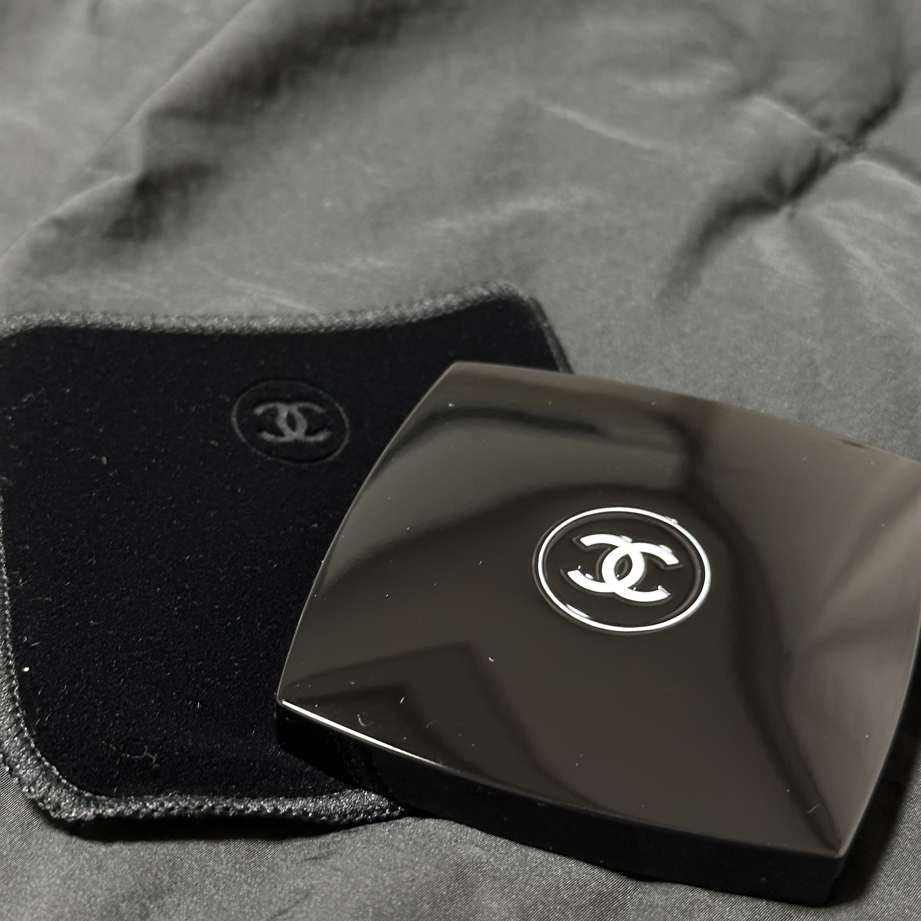 Chanel Miroir Double Facette 착용 스타일