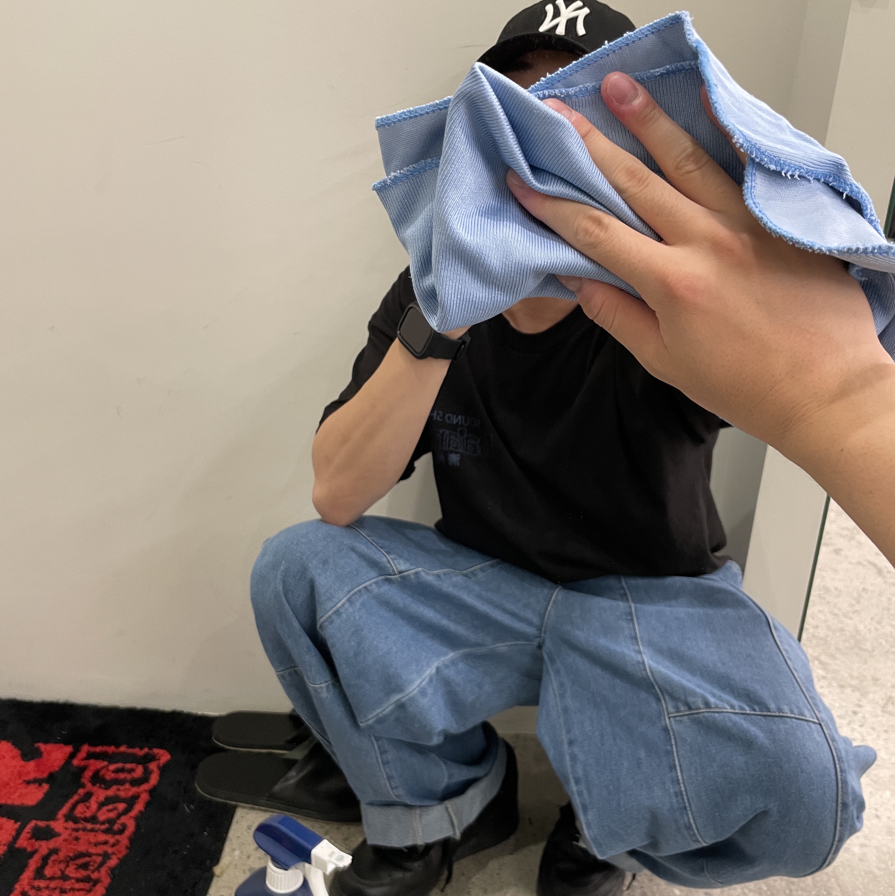 New Era x MoMA New York Yankees Cap Black, Nike x Supreme Air Force 1 Low Black 착용 스타일 - 2