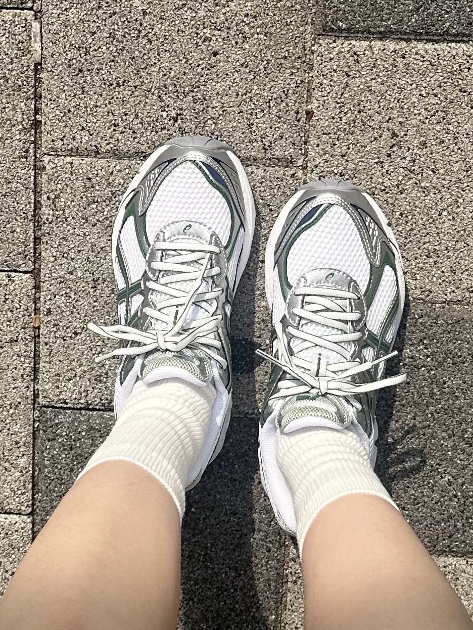Asics GT-2160 White Shamrock Green 착용 스타일 - 2