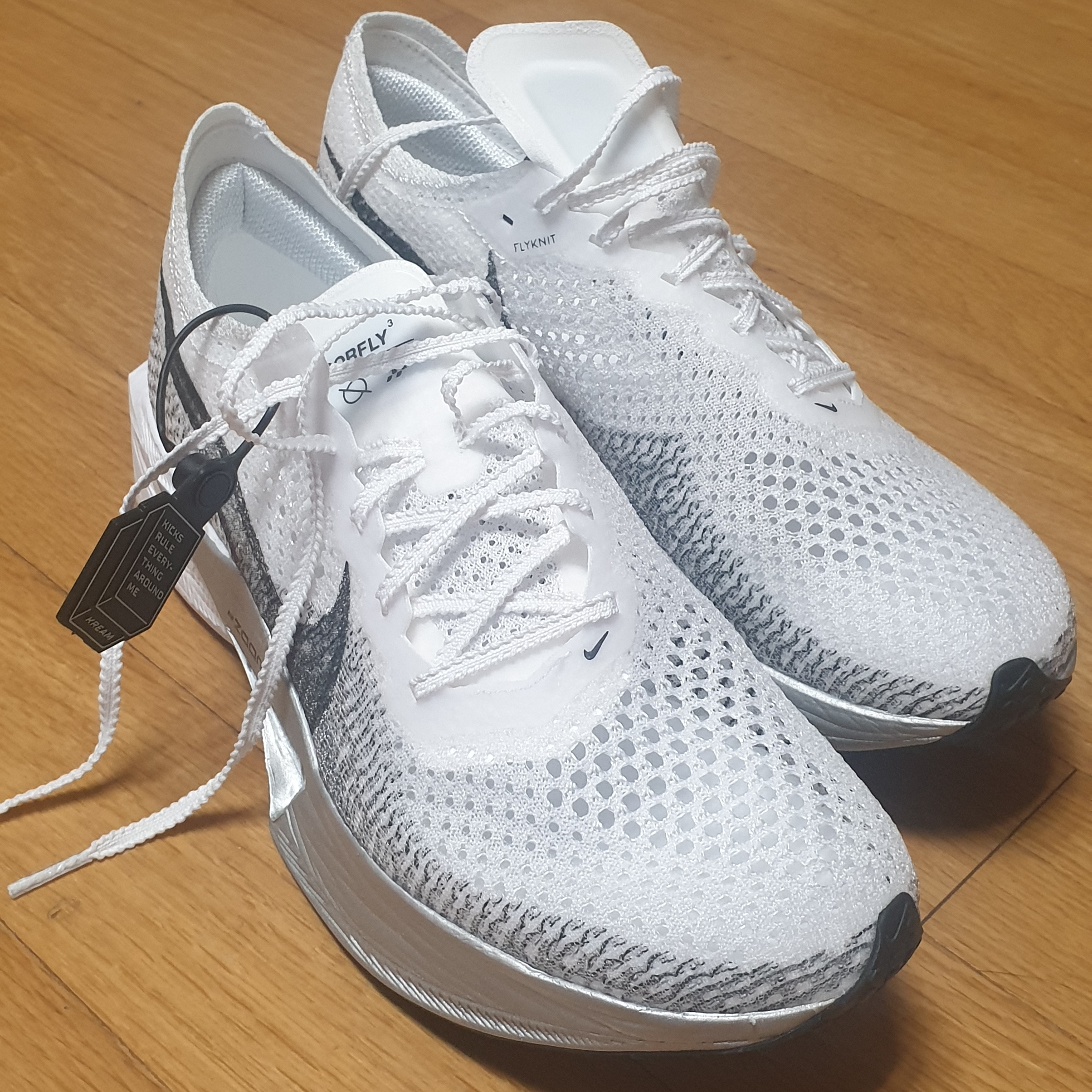 Nike ZoomX Vaporfly Next% 3 White Grey 착용 스타일 - 1