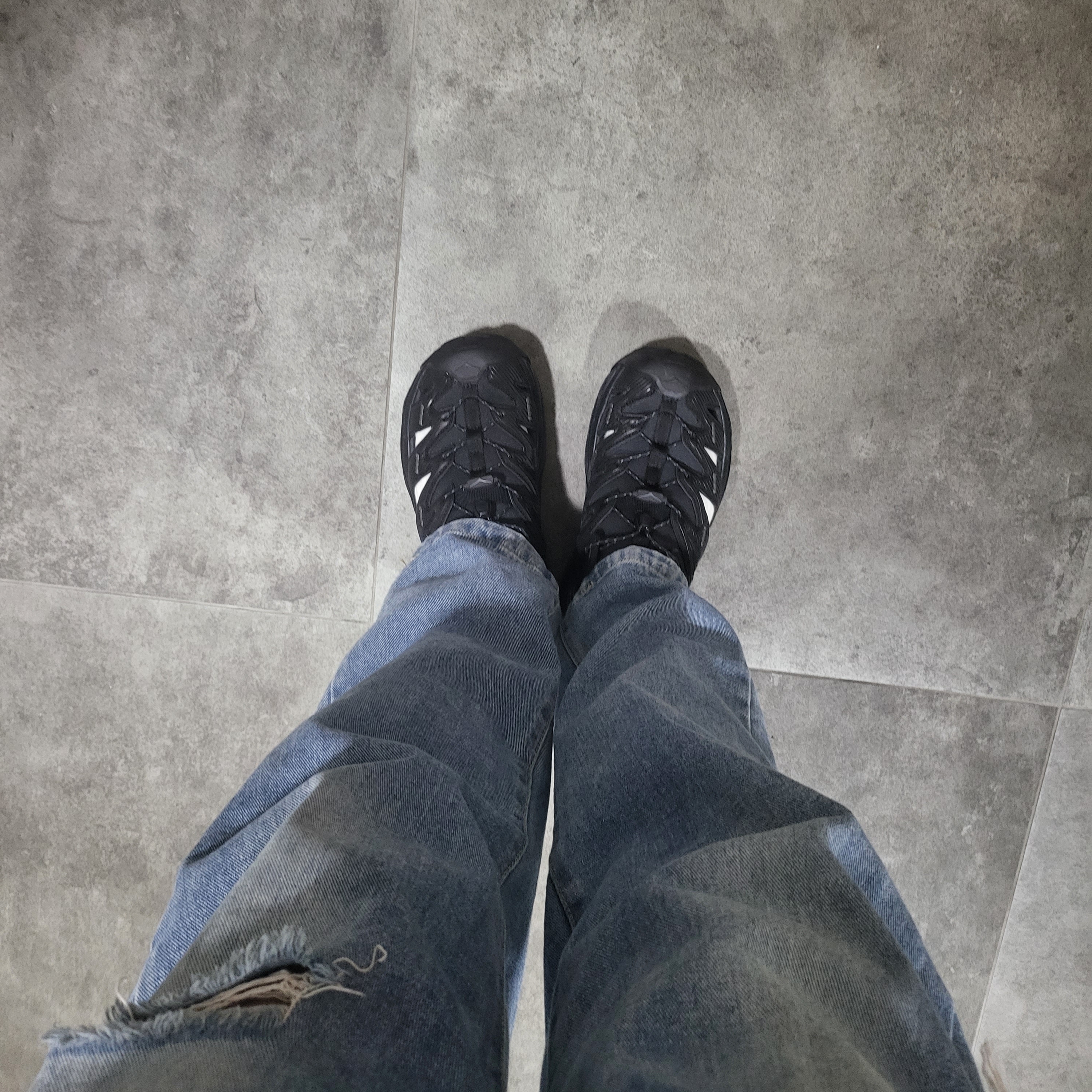 Hoka Hopara Black 착용 스타일