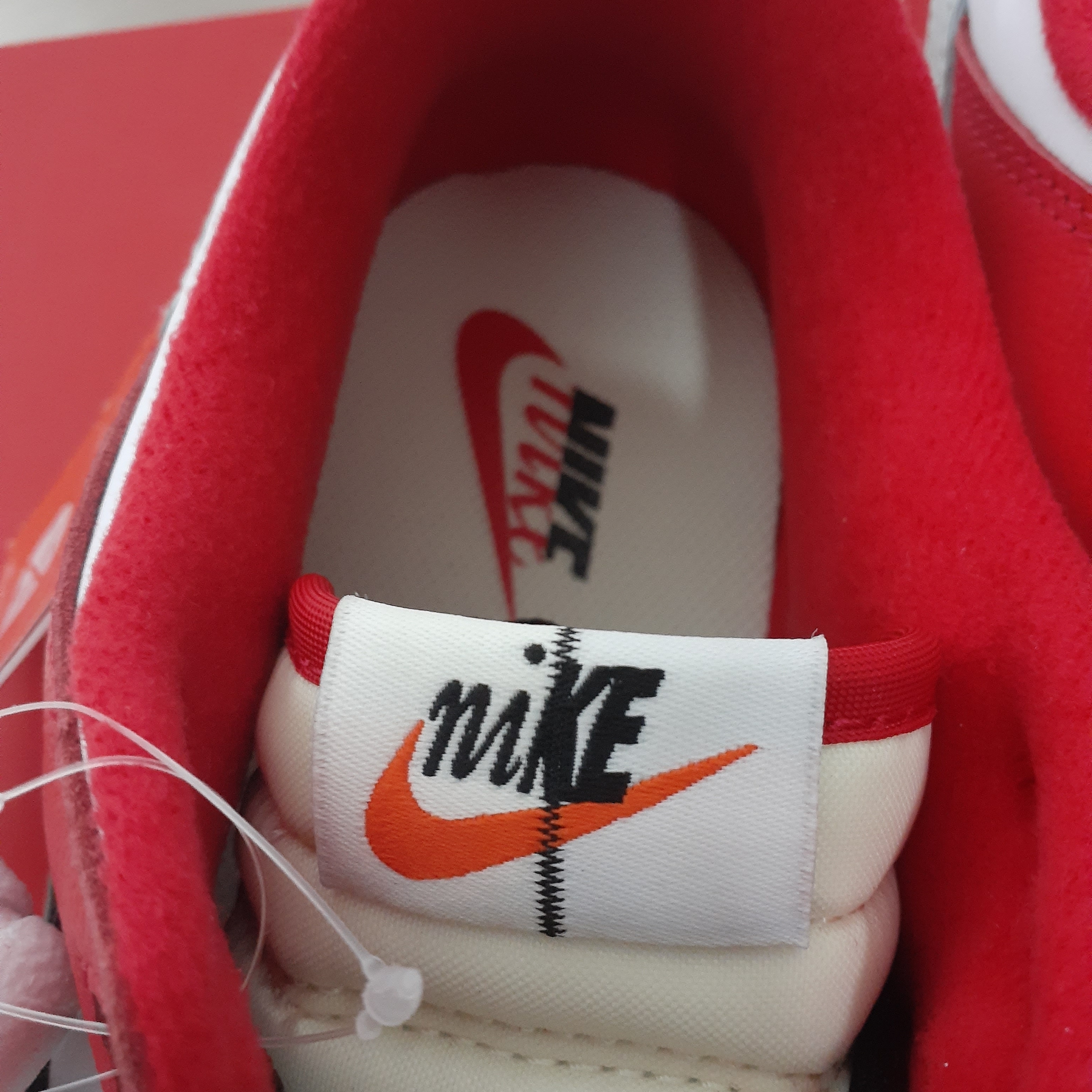 Nike Dunk Low Retro PRM University Red Black 착용 스타일 - 1