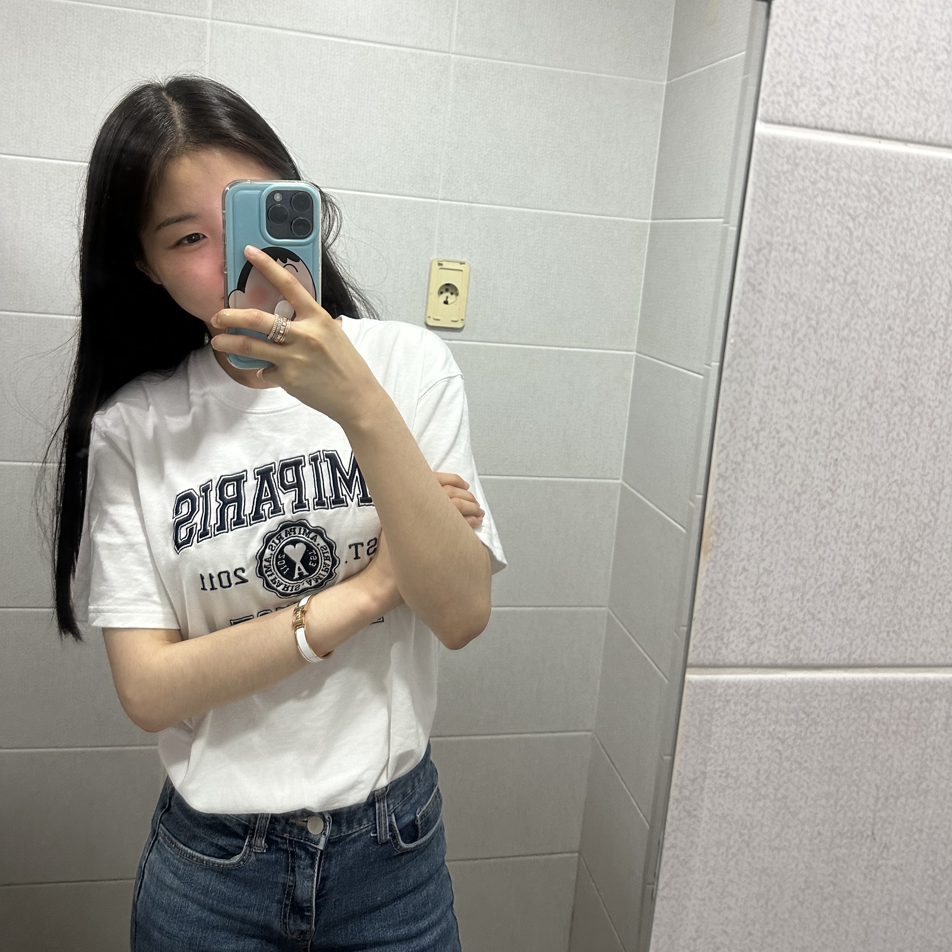 AMI Paris France T-Shirt White 착용 스타일