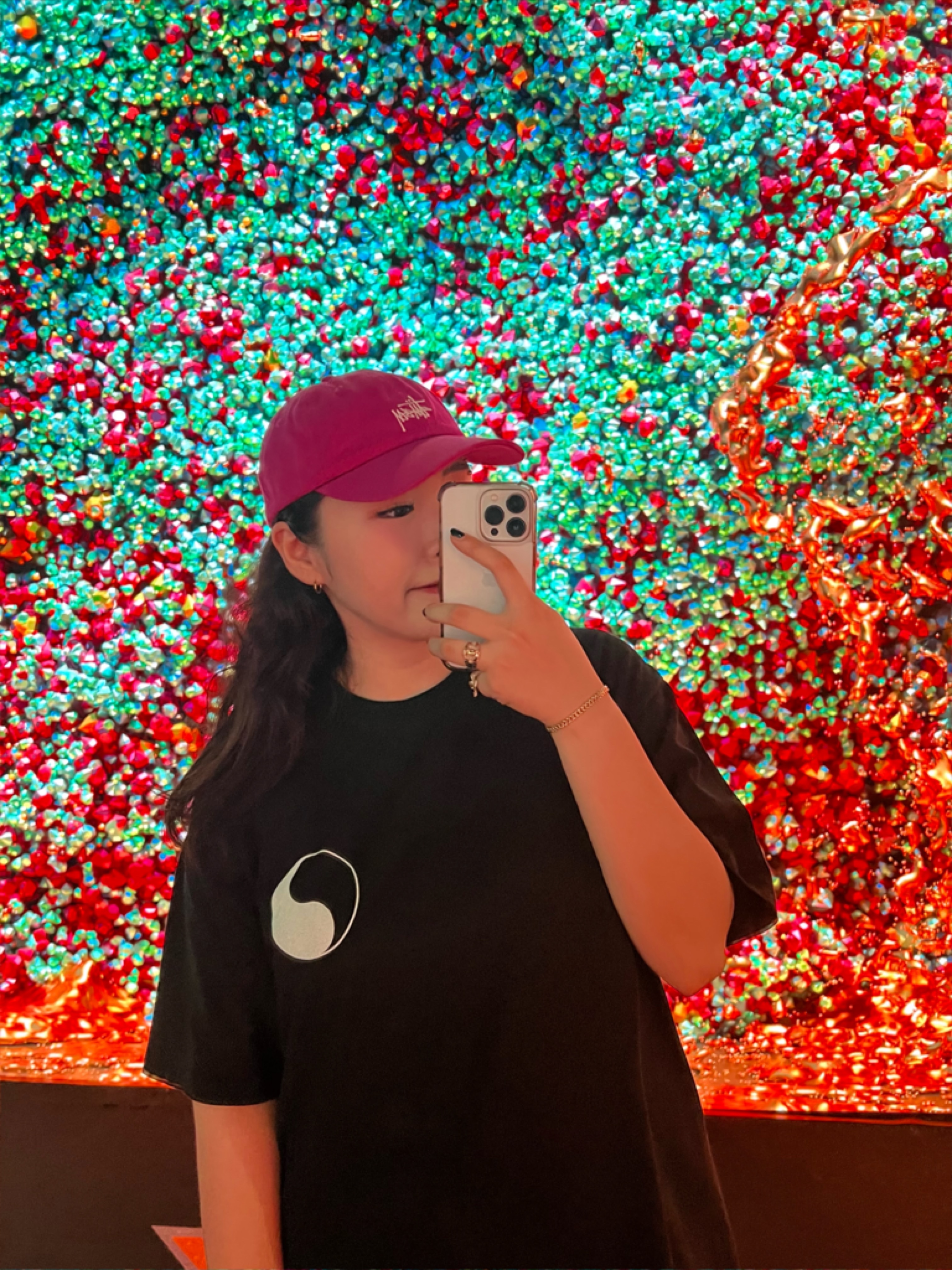 Stussy x Our Legacy Work Shop Yin Yang Pigment Dyed T-Shirt Black, Stussy Basic Stock Low Pro Cap Magenta 착용 스타일