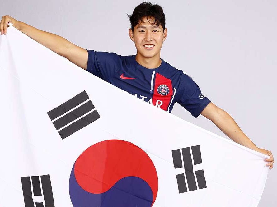 Nike Paris Saint-Germain 2023/24 Dri-Fit Stadium Home Jersey Midnight Navy (Non Marking Ver.) 착용 스타일 - 2