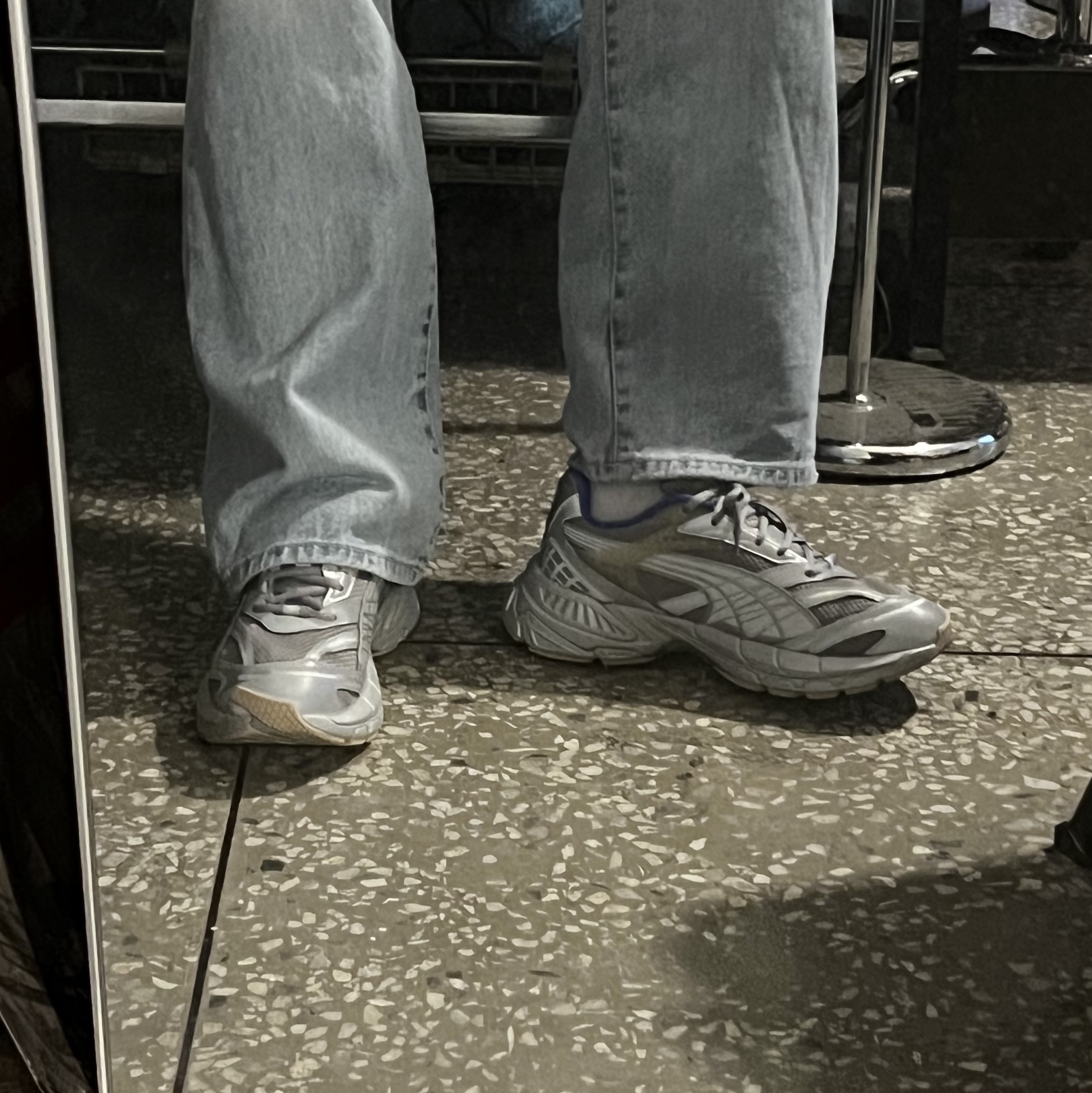Puma Velophasis Matte Silver Royal Sapphire 착용 스타일 - 2