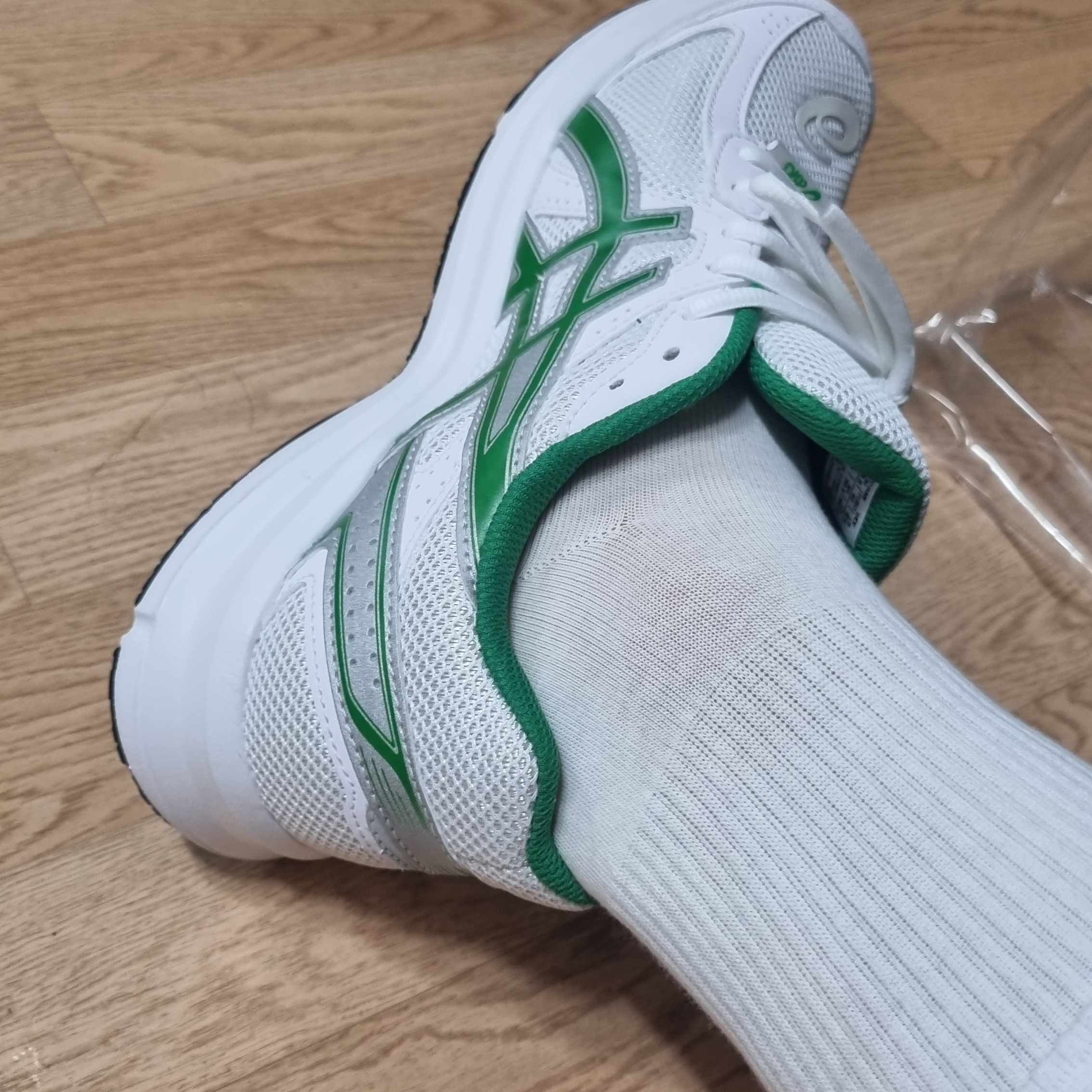 Asics Jog 100 S White Green - 2E Wide 착용 스타일