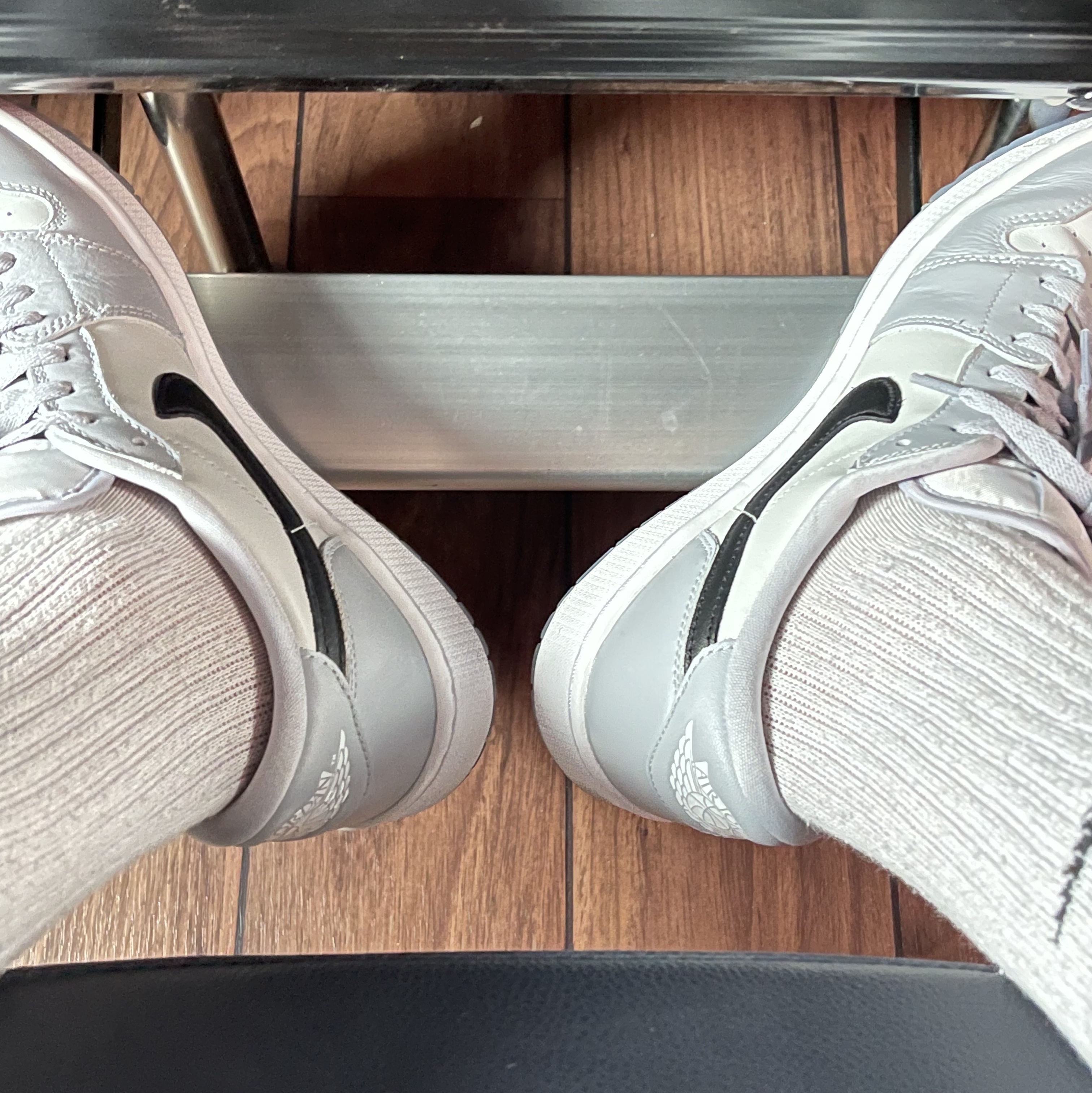 Jordan 1 Low Golf Wolf Grey 착용 스타일