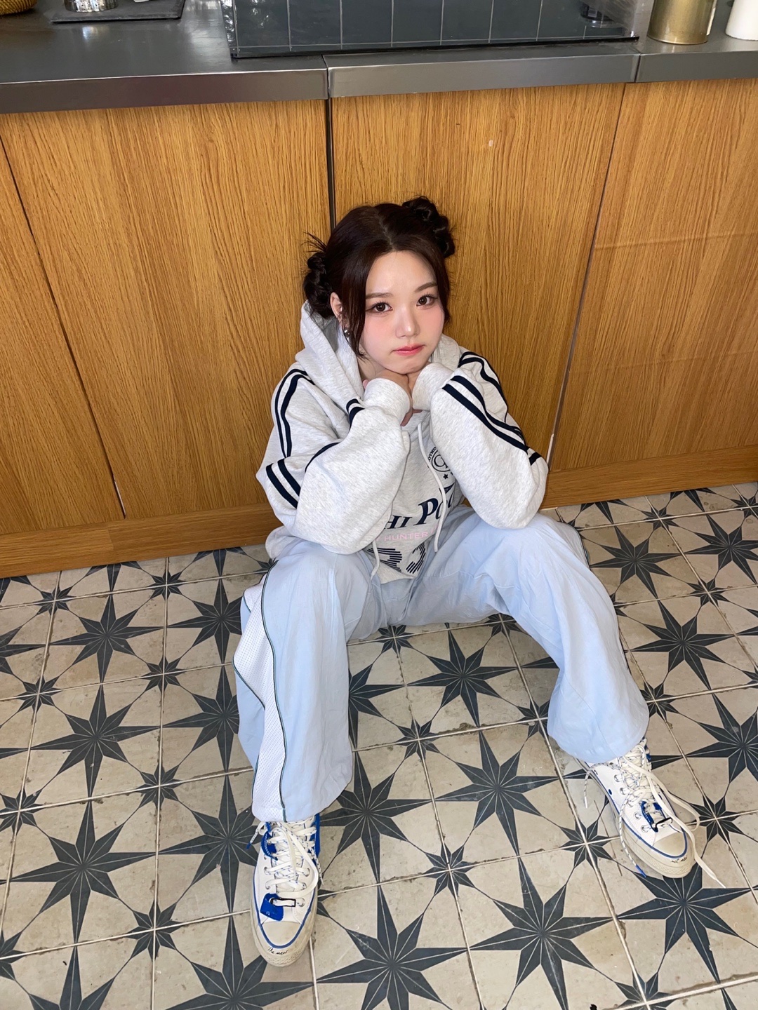 Converse x Ader Error Chuck 70 High White 착용 스타일 - 2