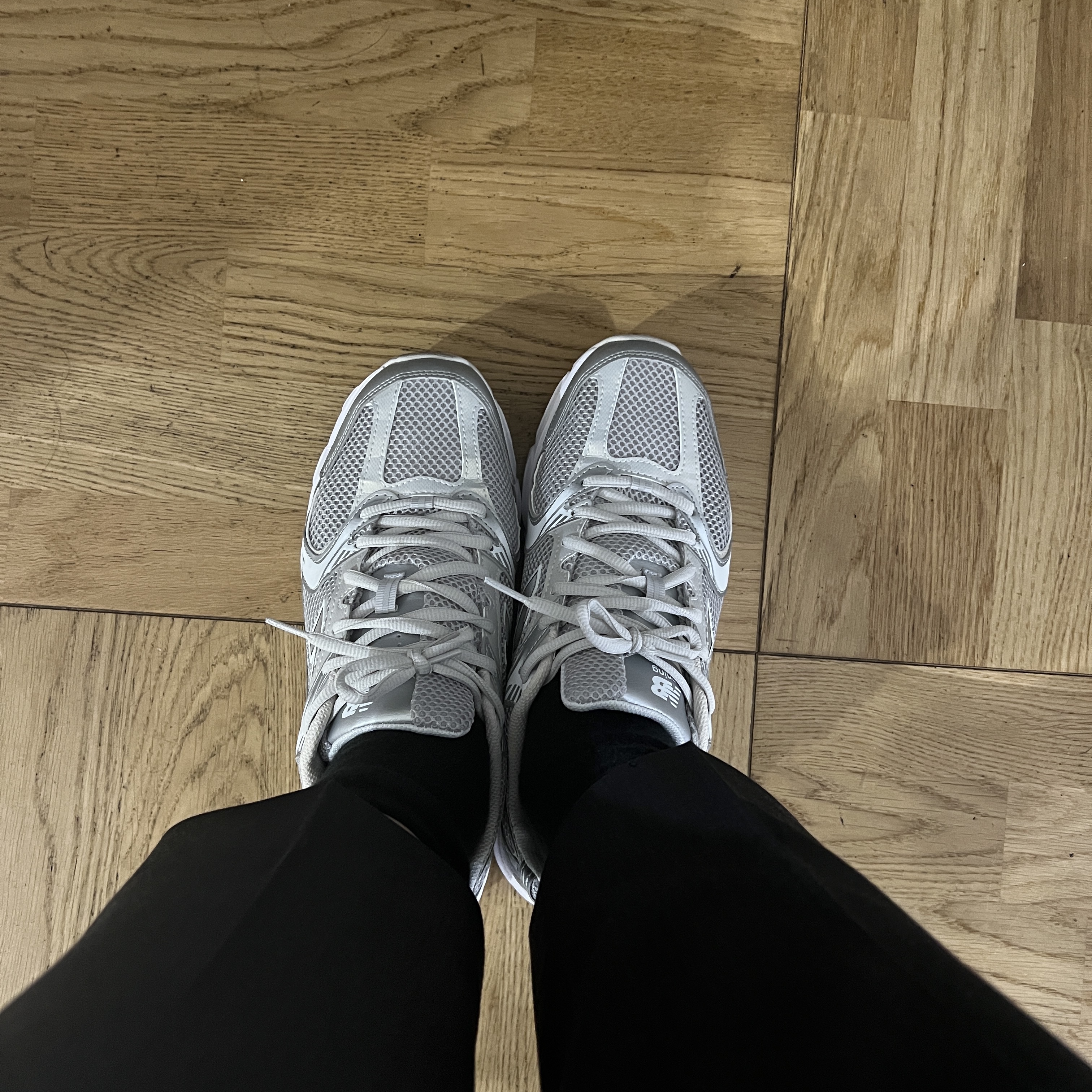 New Balance 530 Silver Grey 착용 스타일