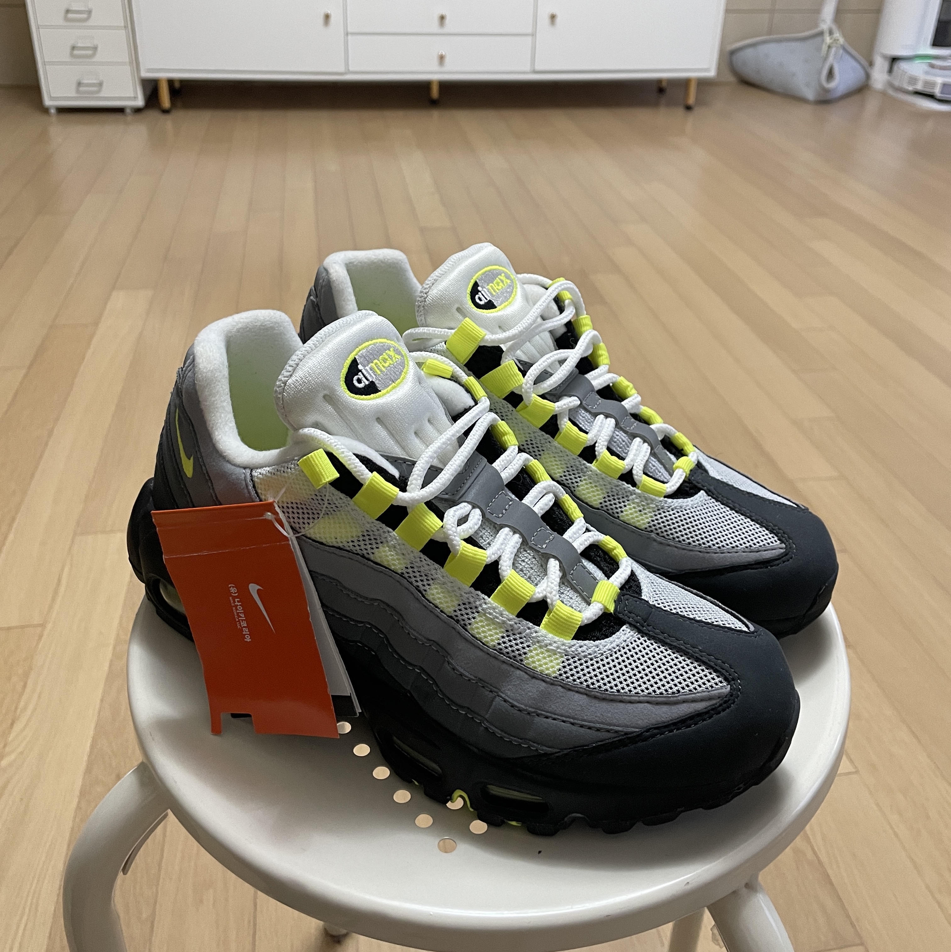 Nike Air Max 95 OG Neon Yellow 2020 착용 스타일