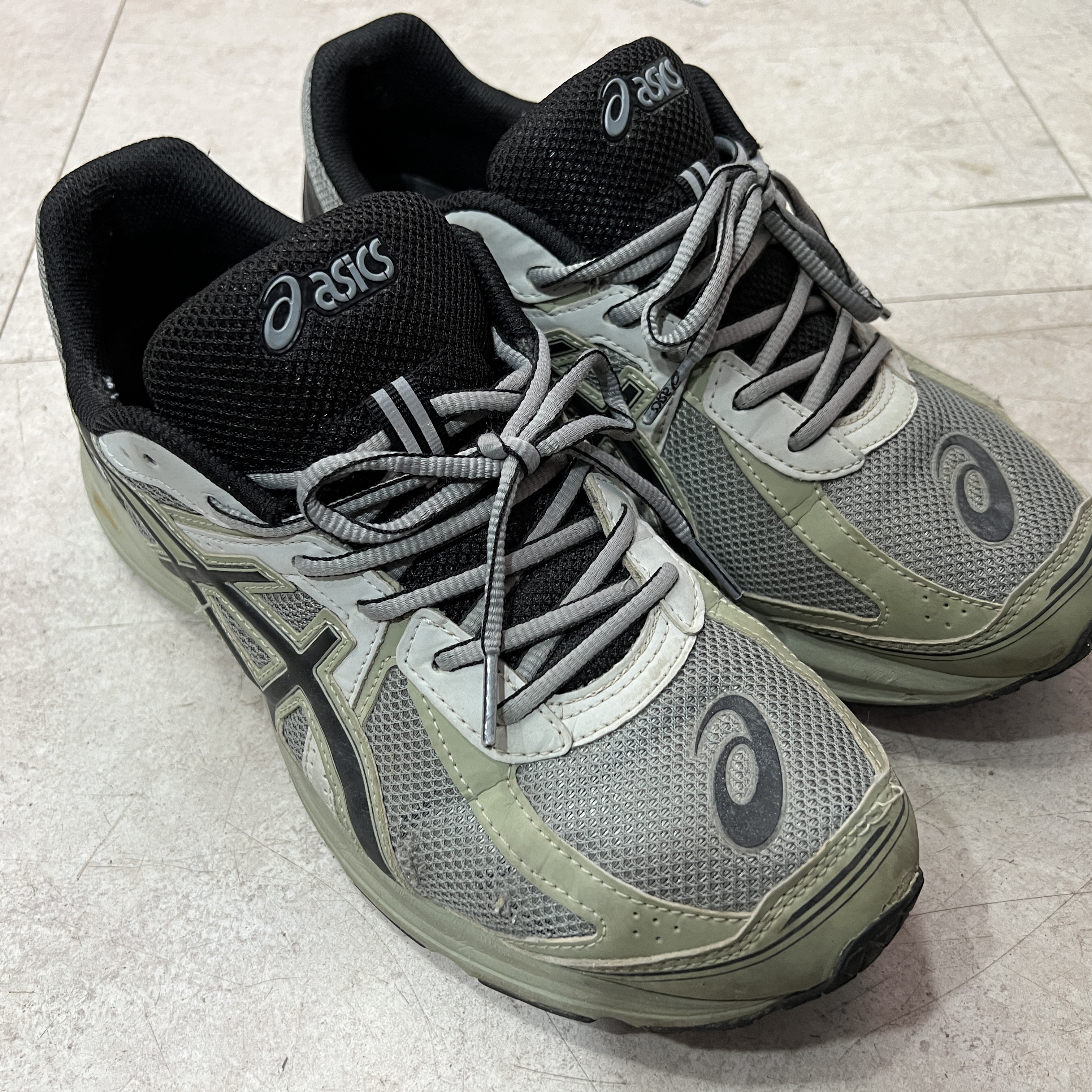 Asics Jog 100 S Sheet Rock - 2E Wide 착용 스타일