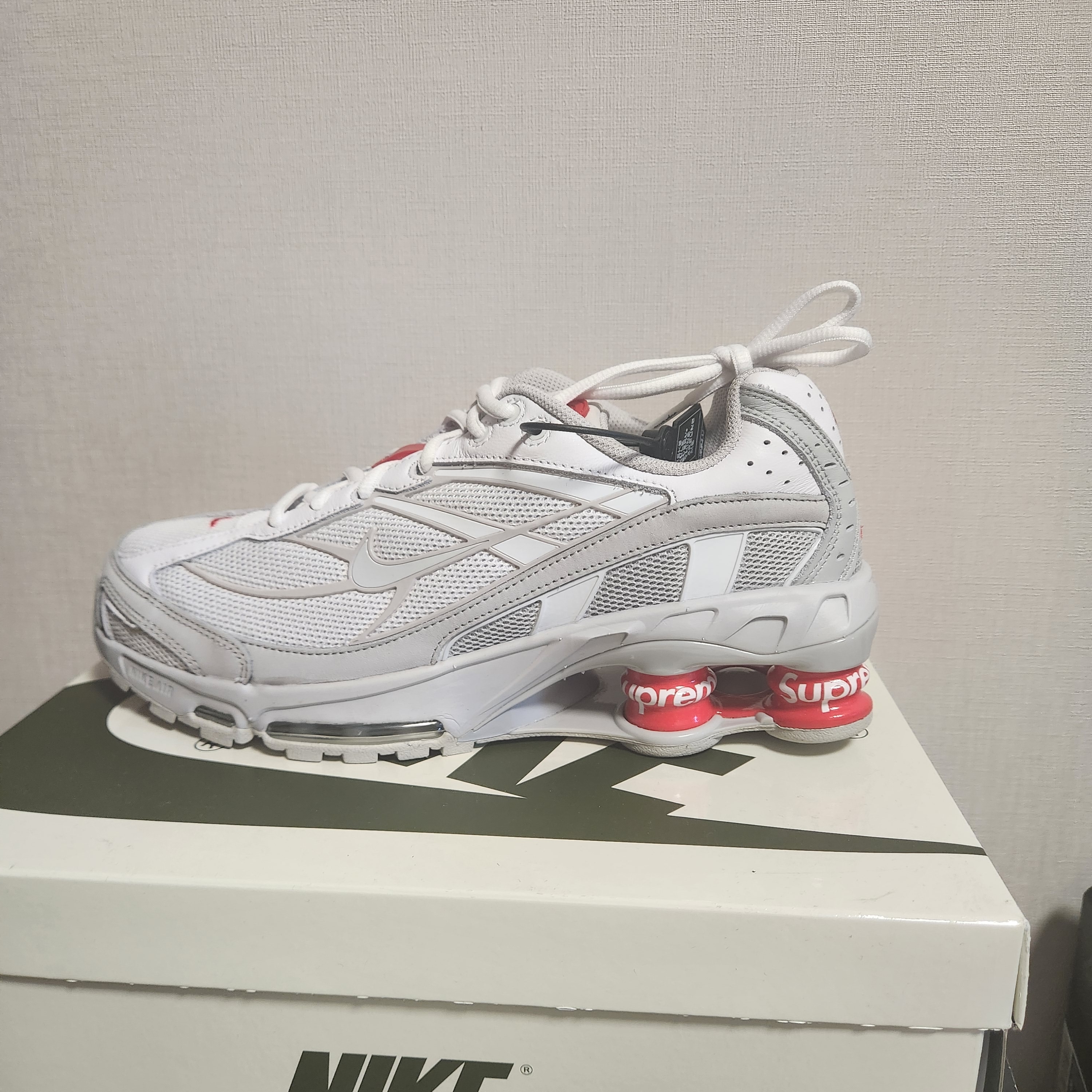 Nike x Supreme Shox Ride 2 SP White 착용 스타일