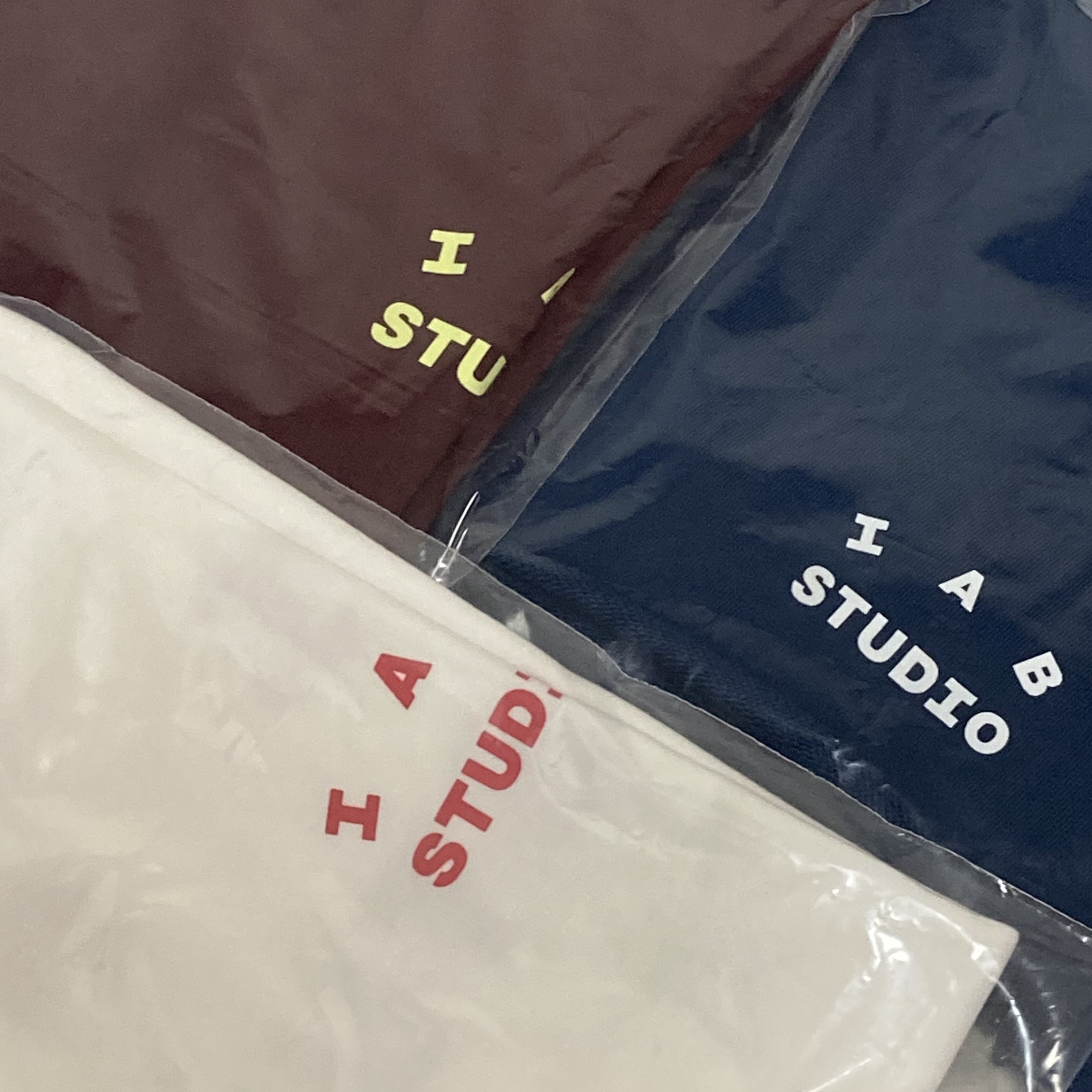 IAB Studio T-Shirt White - The Hyundai Seoul Exclusive, IAB Studio Heavy Sweatshorts Navy - 23FW 착용 스타일