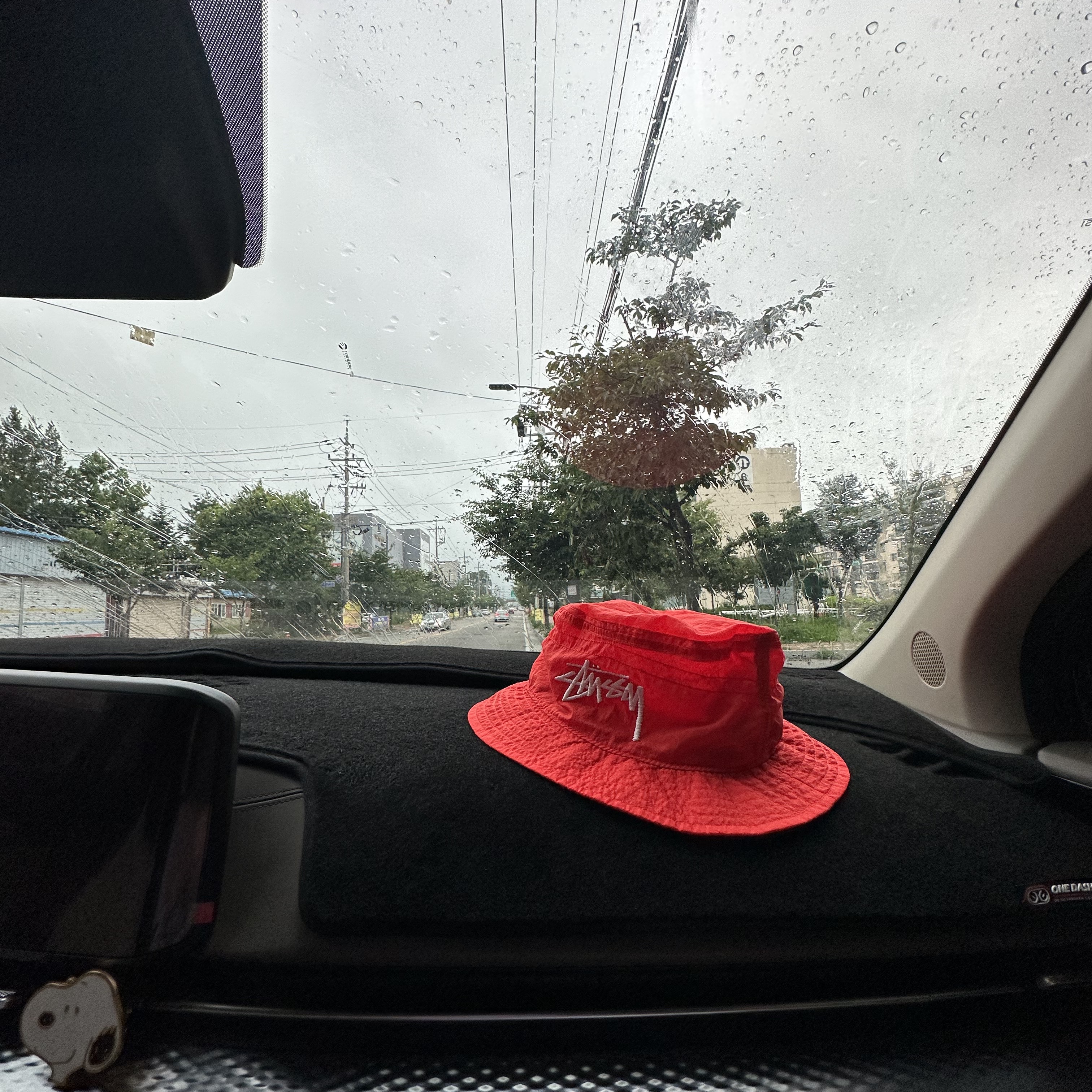 Nike x Stussy Bucket Hat Habanero Red 착용 스타일