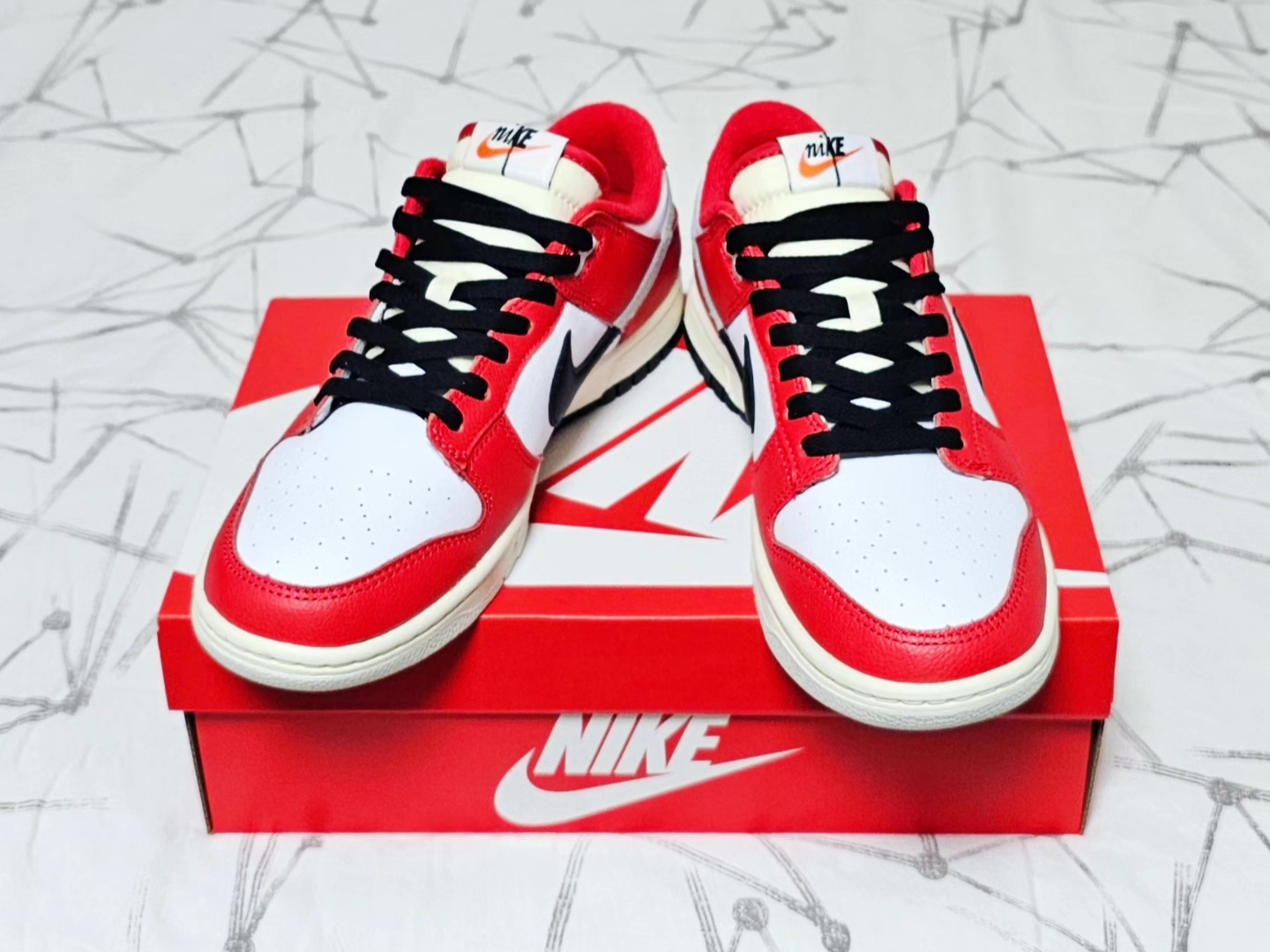 Nike Dunk Low Retro PRM University Red Black 착용 스타일 - 3