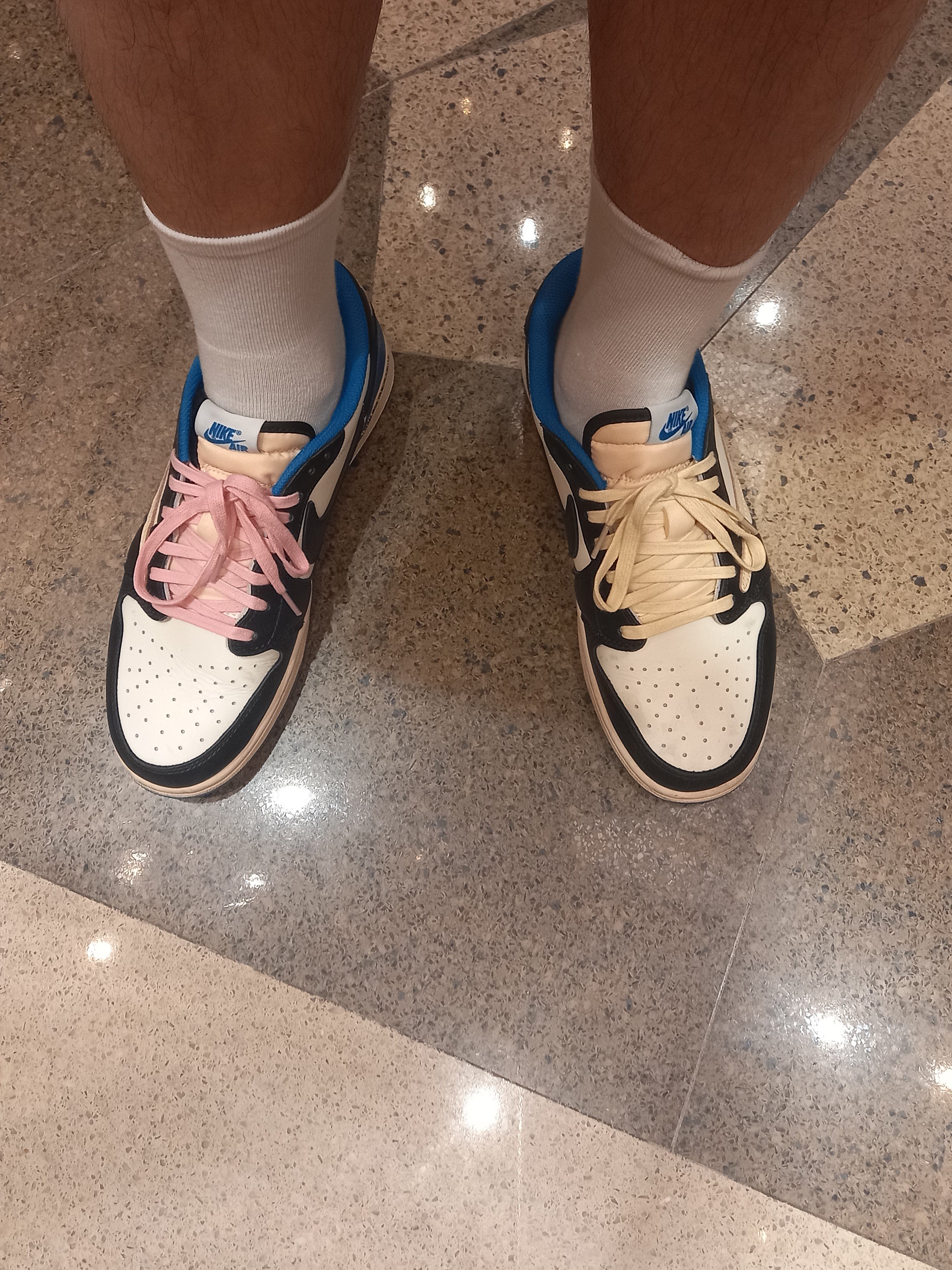 Jordan 1 x Travis Scott x Fragment Retro Low OG SP Military Blue 착용 스타일