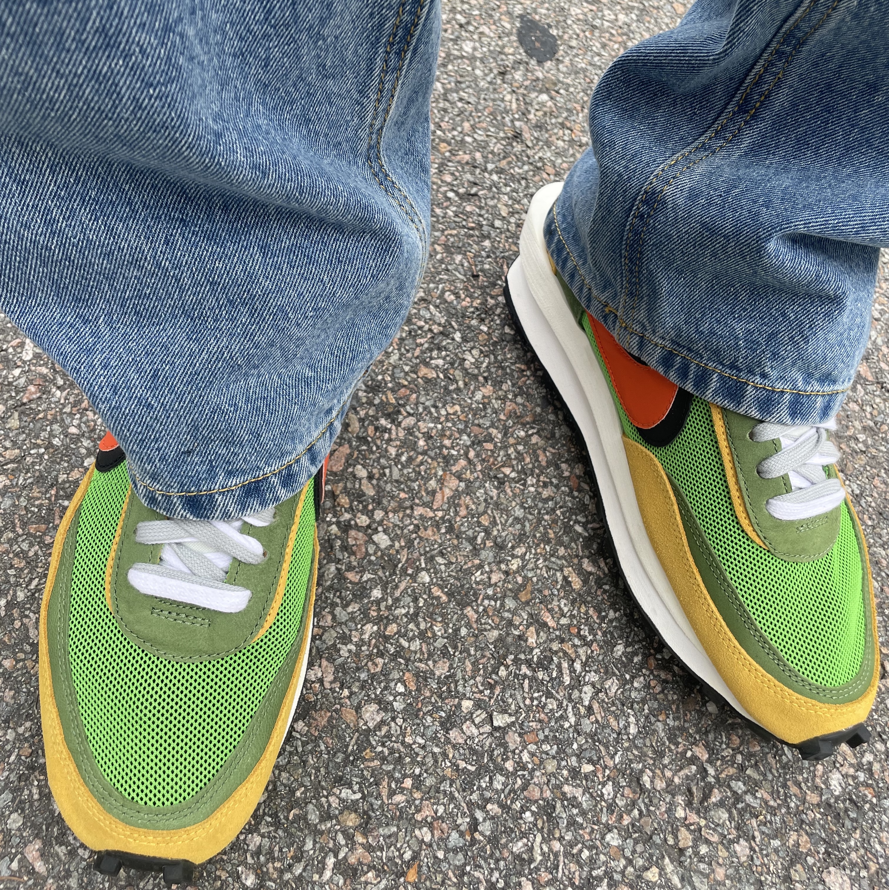 Nike x Sacai LDWaffle Green Multi 착용 스타일 - 3