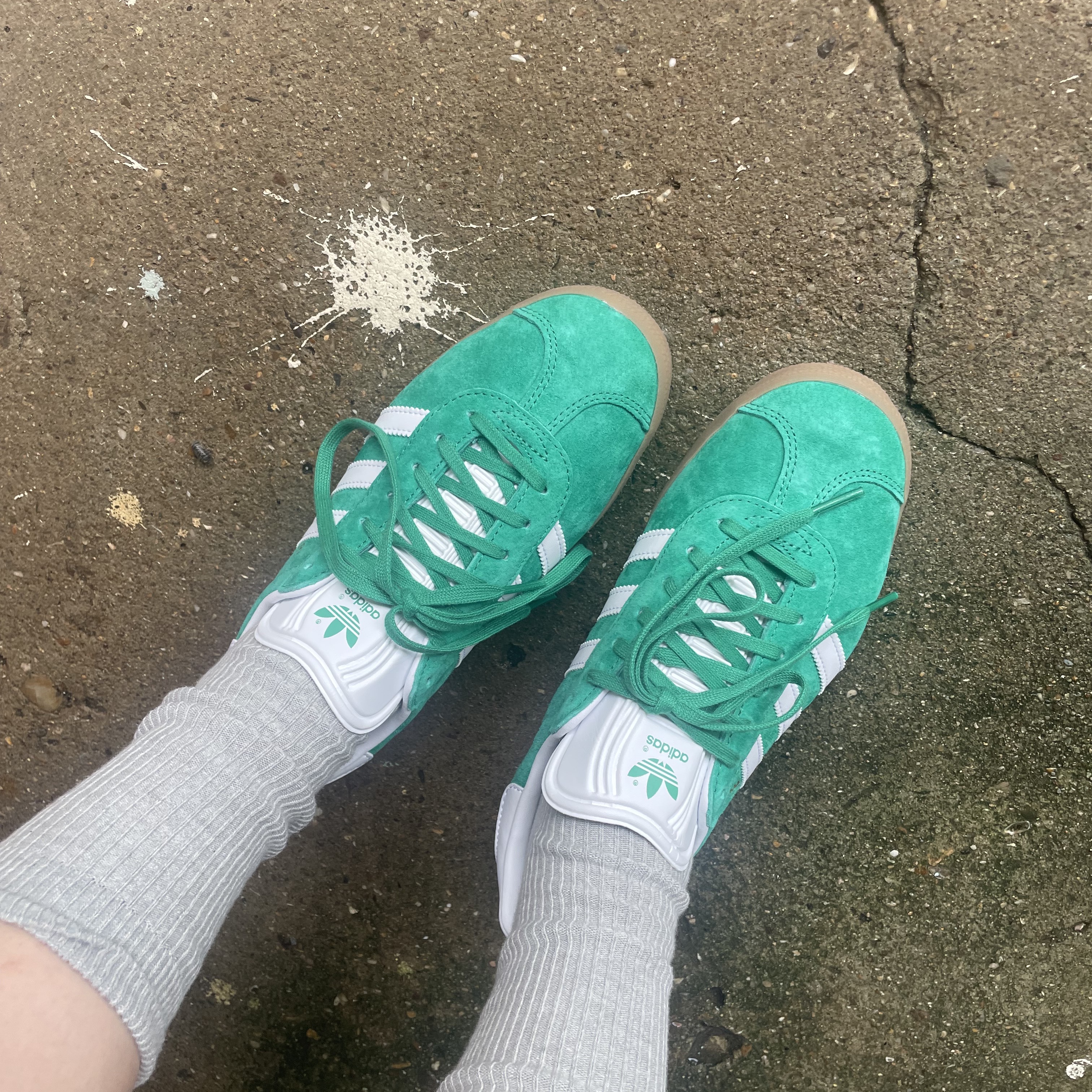 Adidas Gazelle Court Green Cloud White 착용 스타일