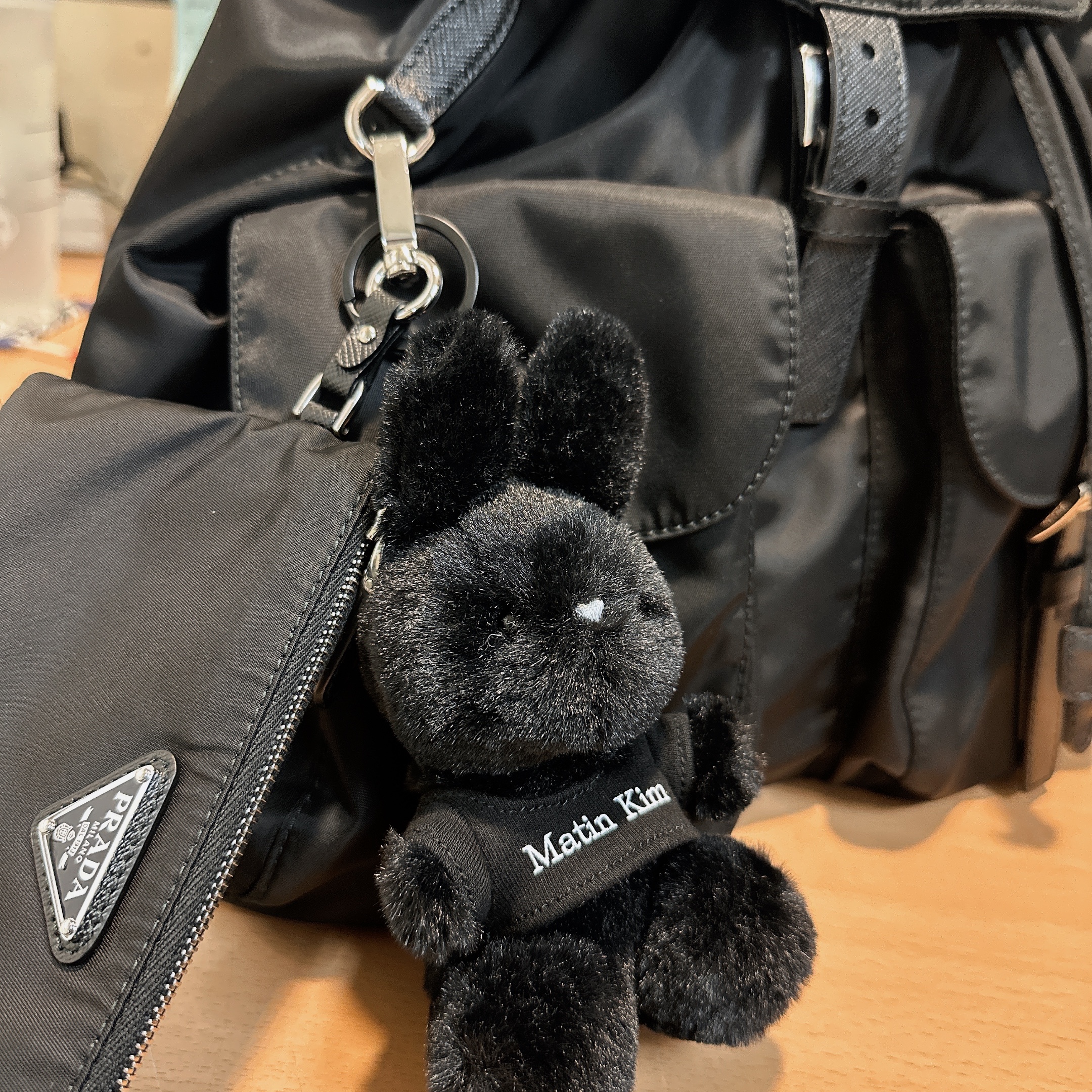 Matin Kim Black Bunny Toy Keyring Black 착용 스타일