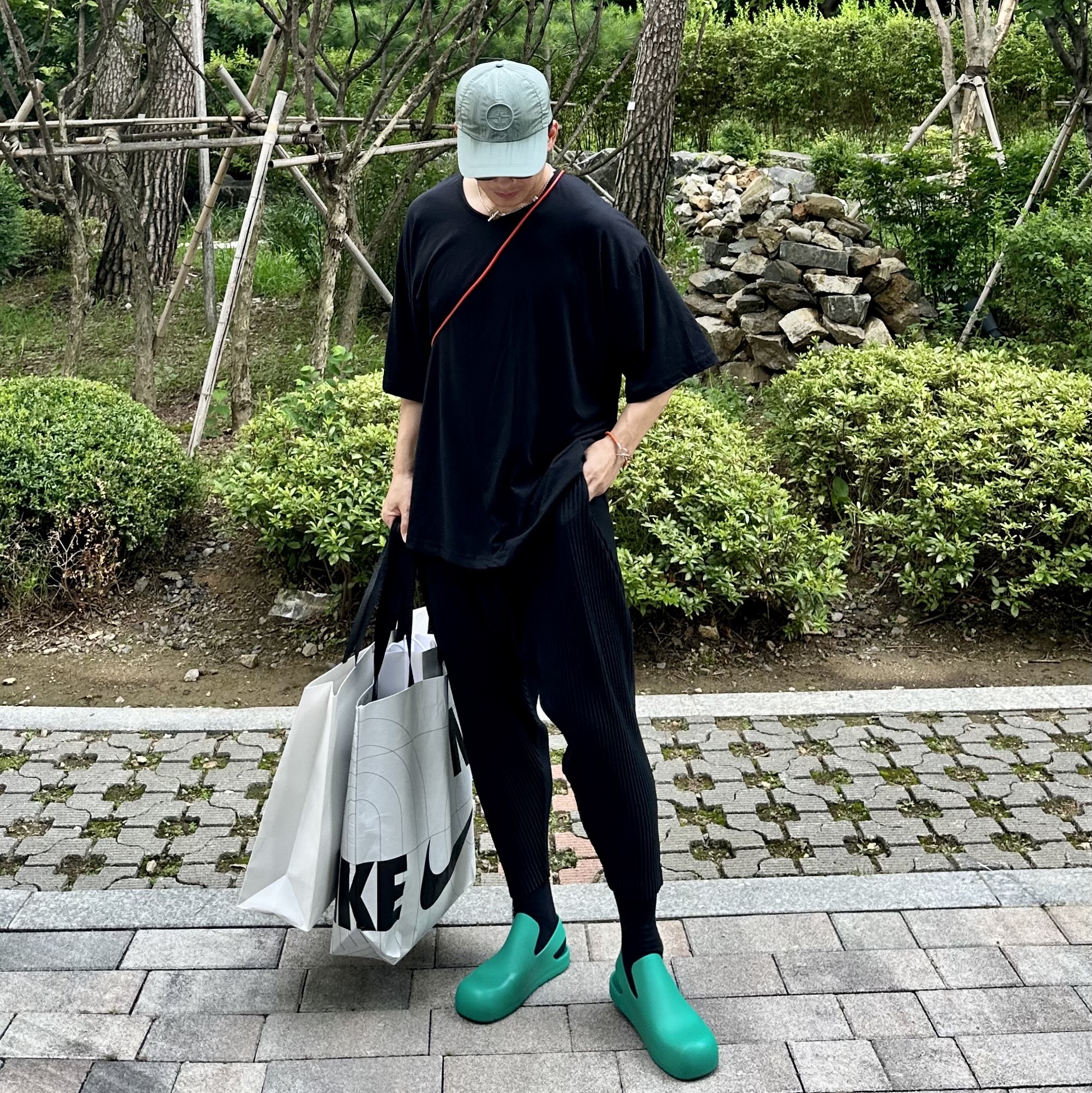 Bottega Veneta Puddle Sandal Acid Turquoise 착용 스타일