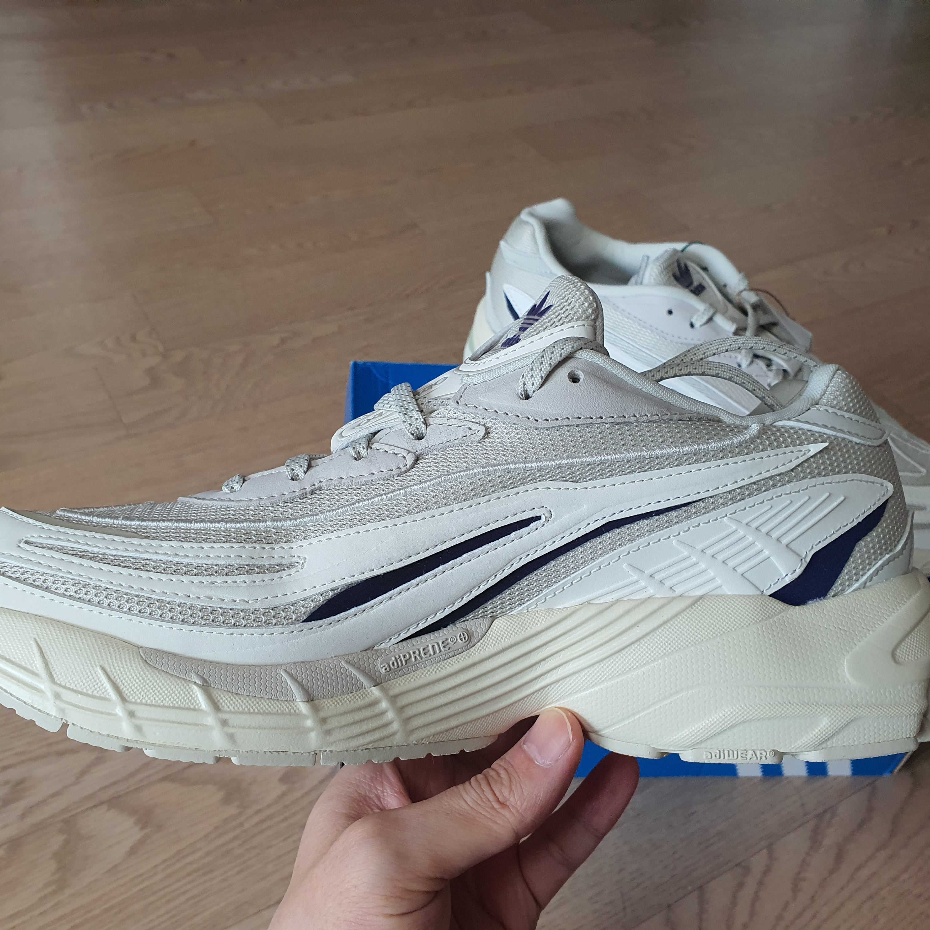 Adidas Orketro Aluminium Off White 착용 스타일 - 4