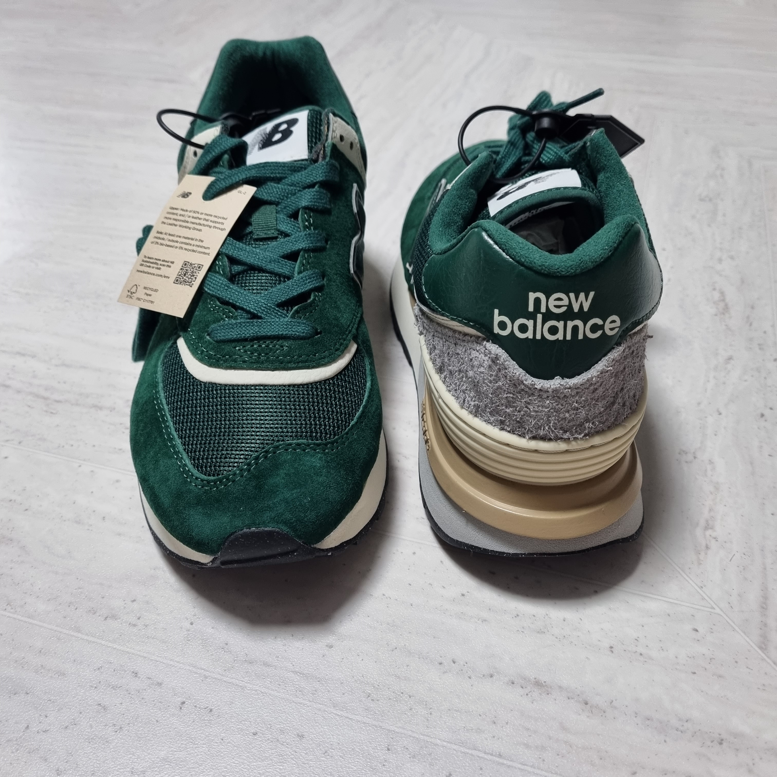 New Balance 574 Legacy Green 착용 스타일