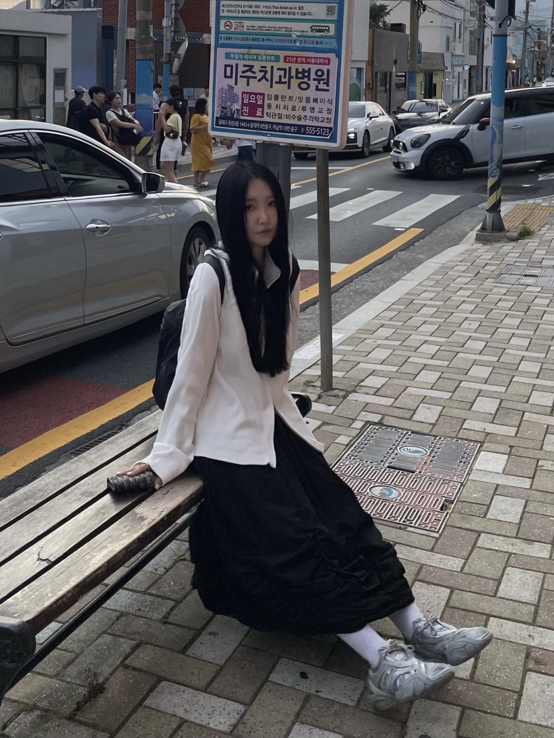 Arc'teryx Heliad 15 Backpack Black, (W) Balenciaga Tyrex Sneakers Silver 착용 스타일 - 1