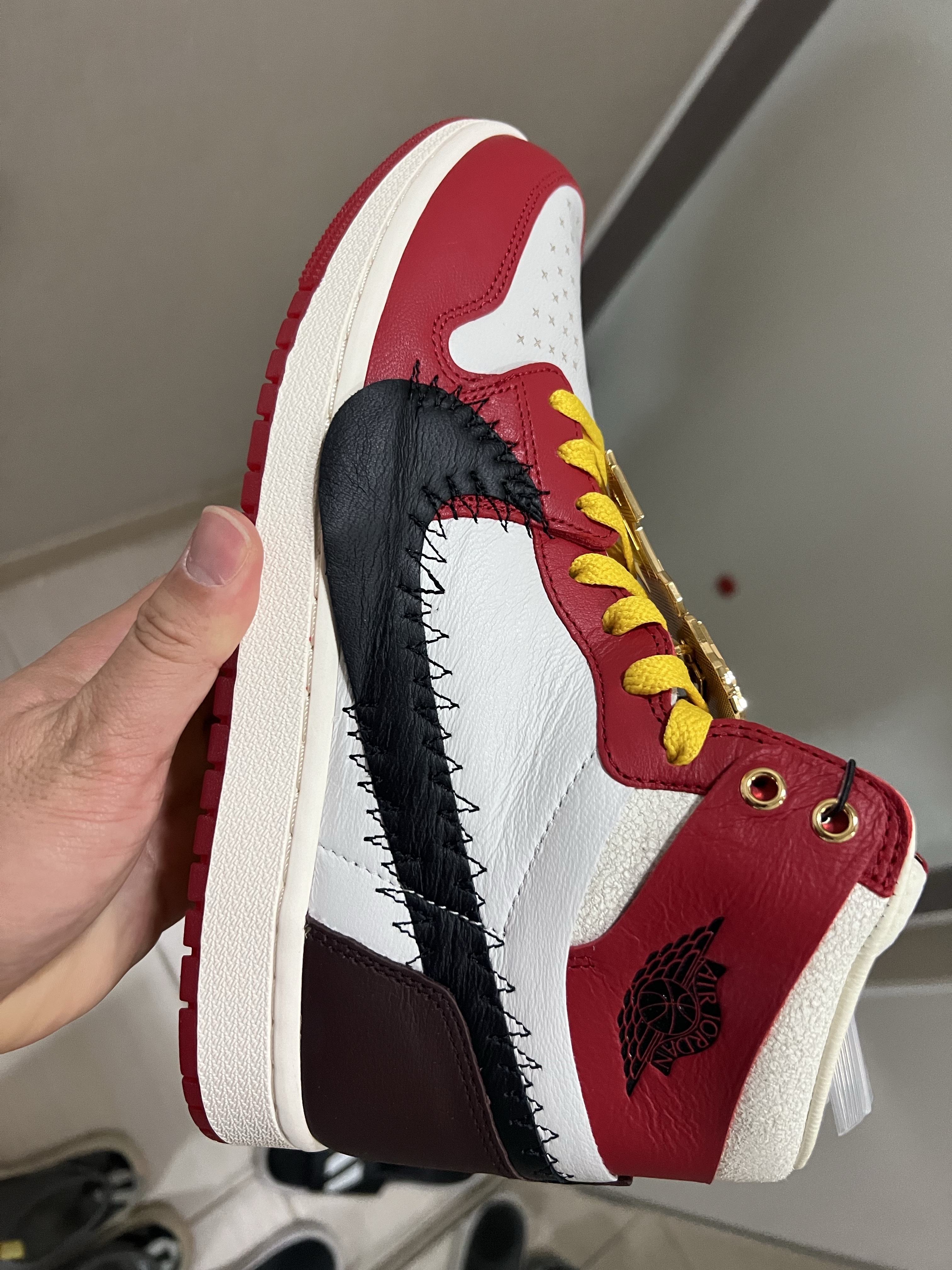 (W) Jordan 1 x Teyana Taylor Zoom CMFT 2 Gym Red 착용 스타일