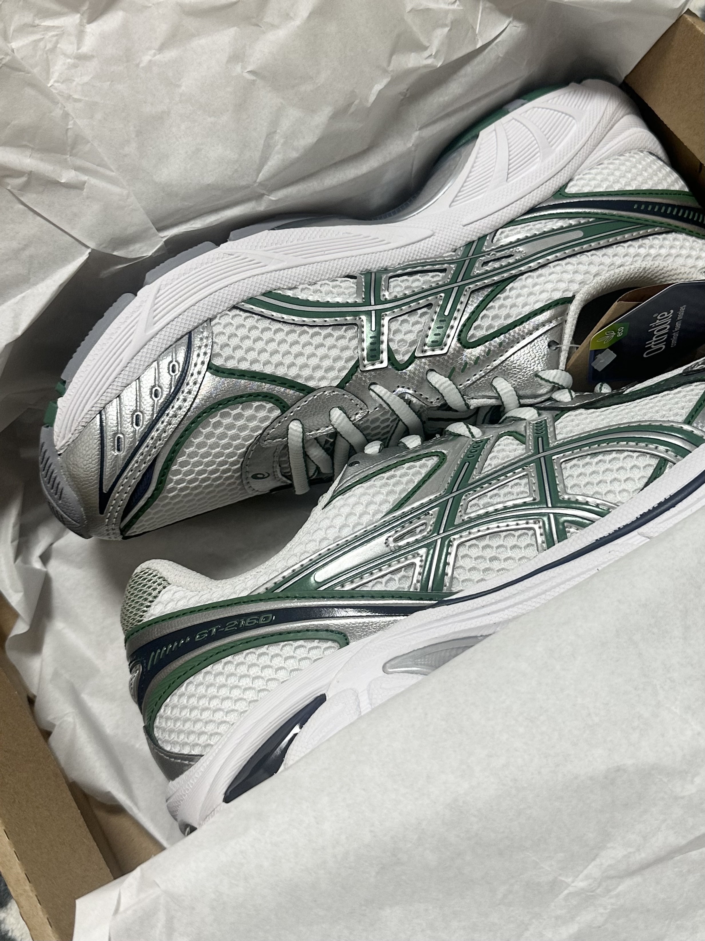 Asics GT-2160 White Shamrock Green 착용 스타일