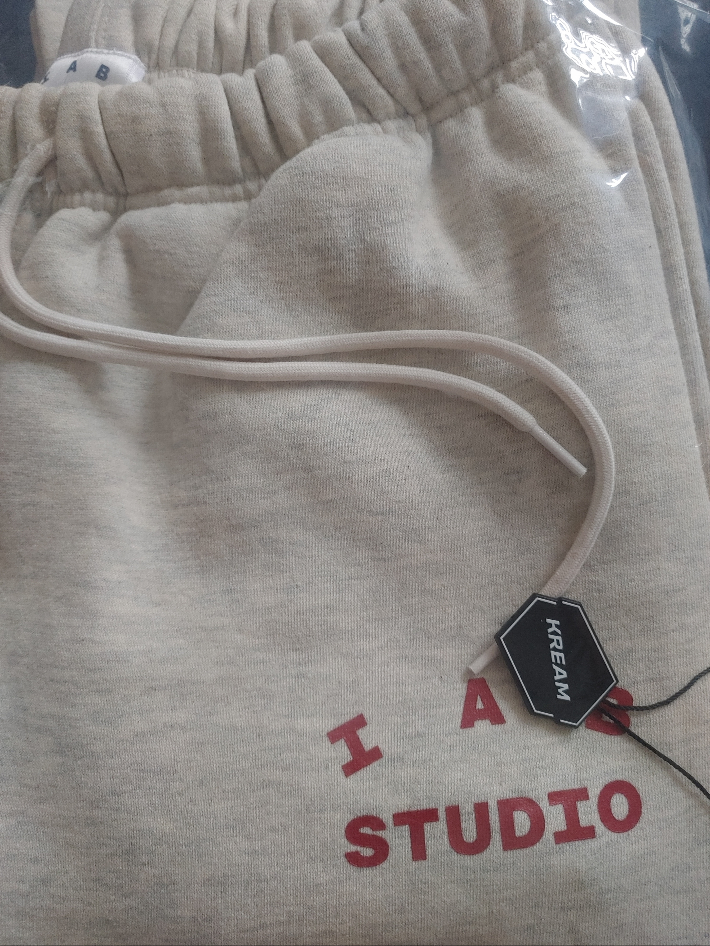 IAB Studio Sweatpants Oatmeal Burgundy - 23SS 착용 스타일