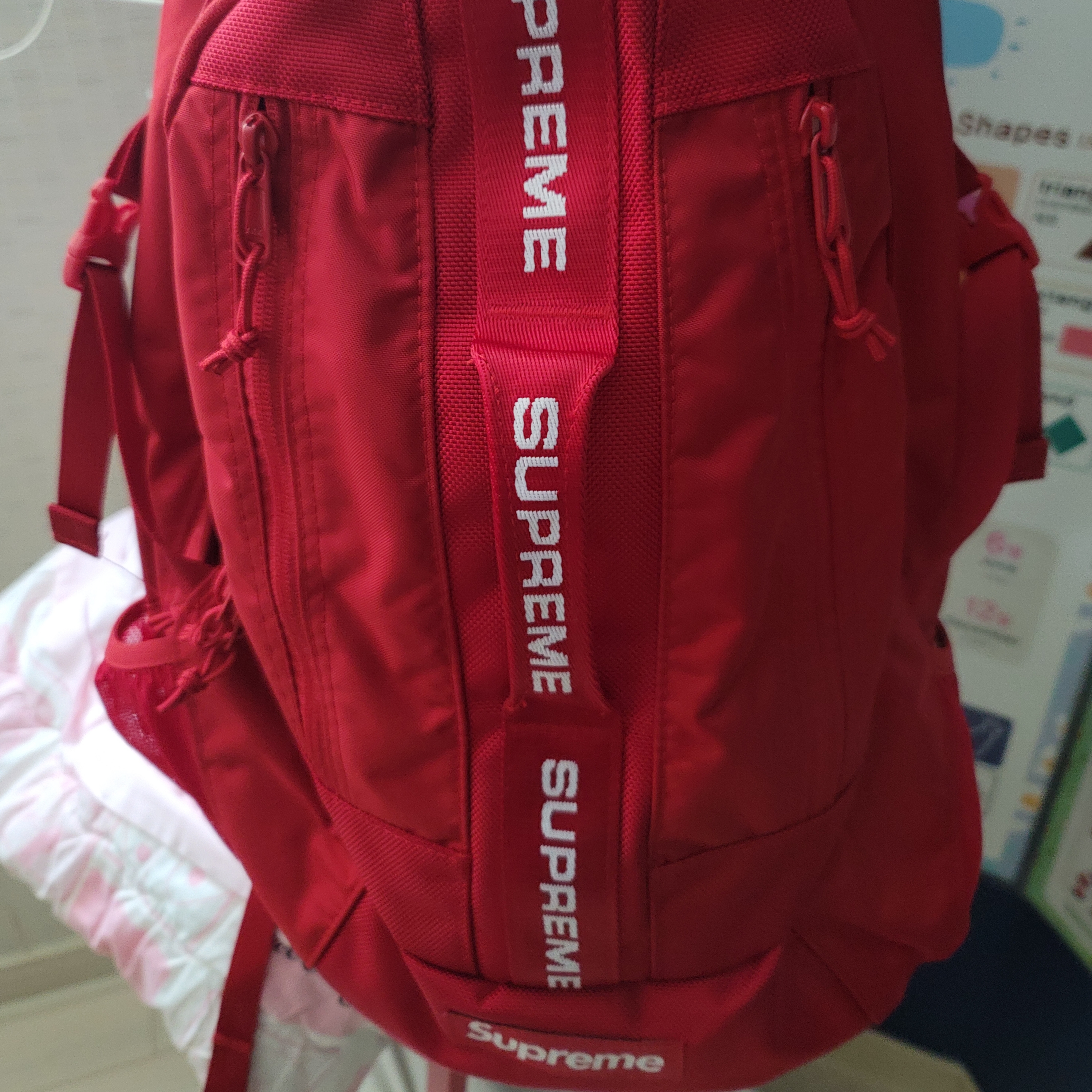 Supreme Backpack Red - 22FW 착용 스타일