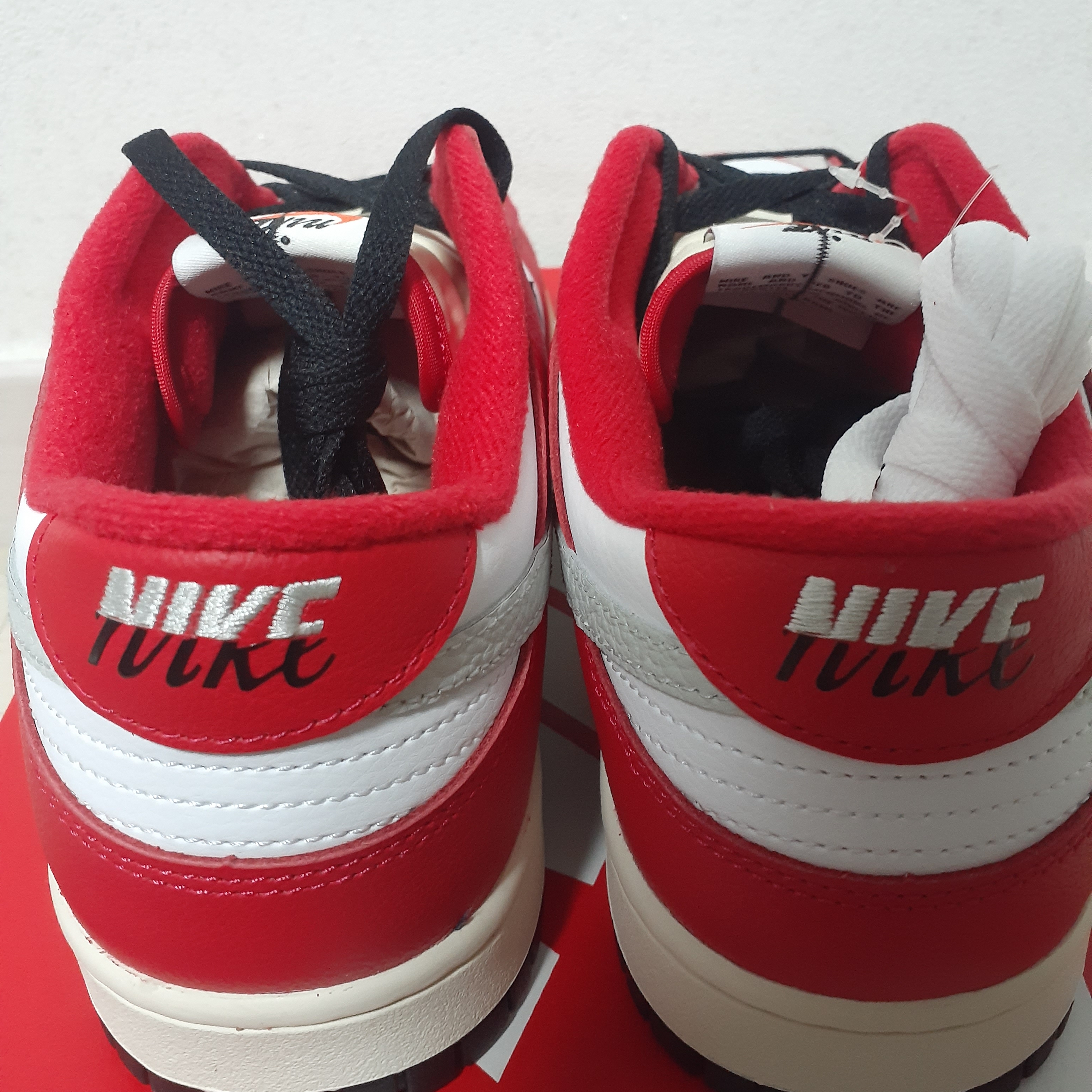 Nike Dunk Low Retro PRM University Red Black 착용 스타일