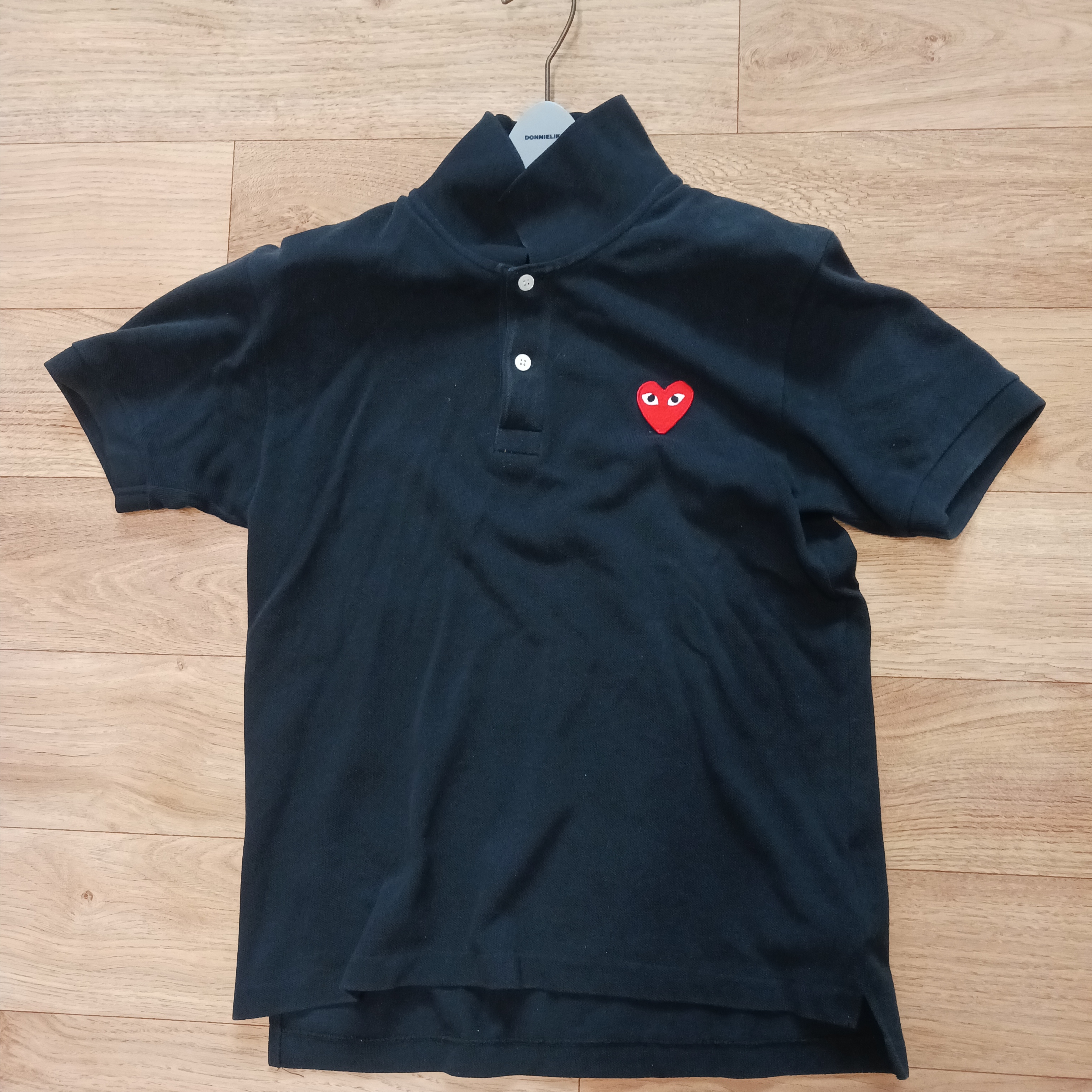 Play Comme des Garcons Red Heart Polo Shirt Black 착용 스타일