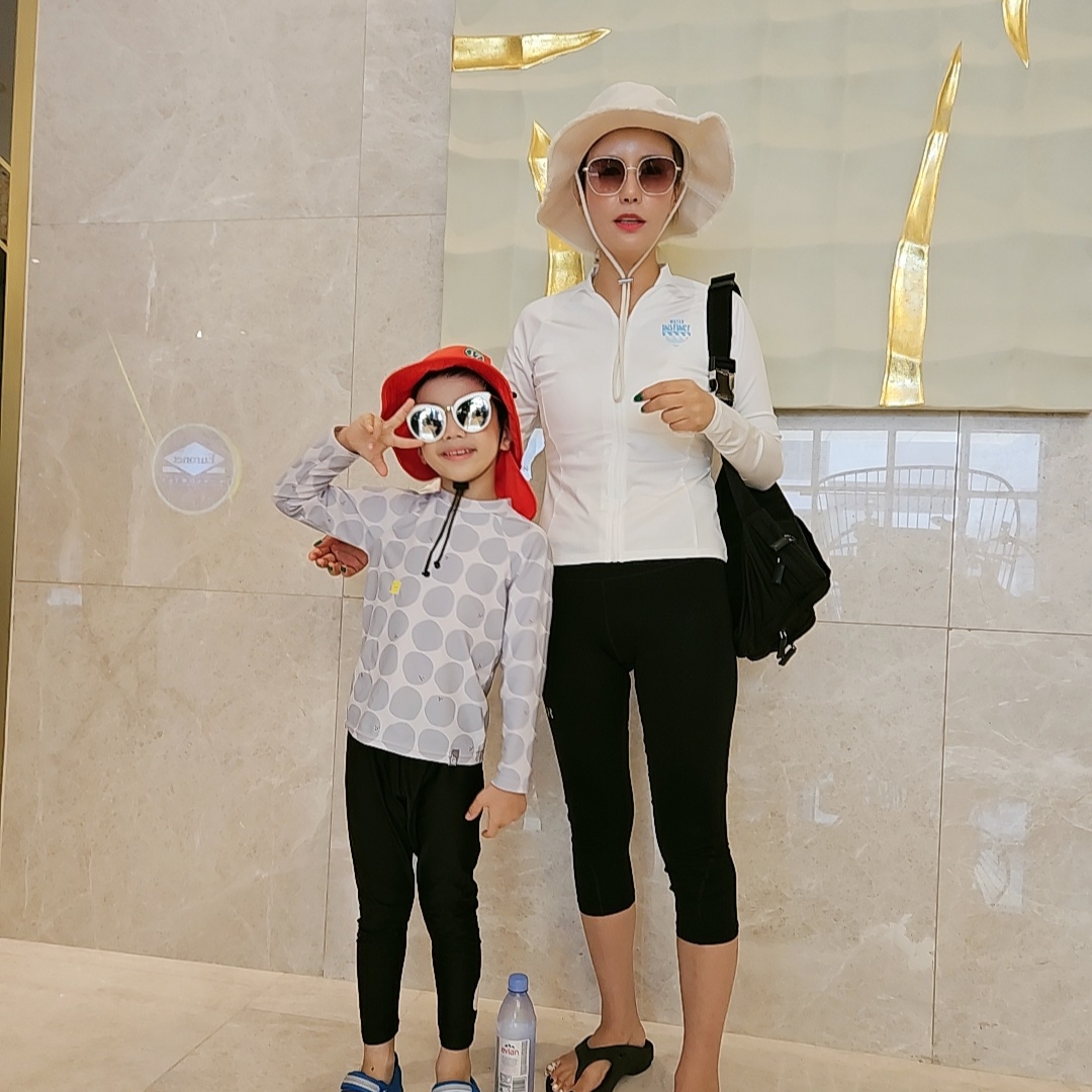 Jacquemus Le Bob Artichaut Bucket Hat Off White 착용 스타일 - 2
