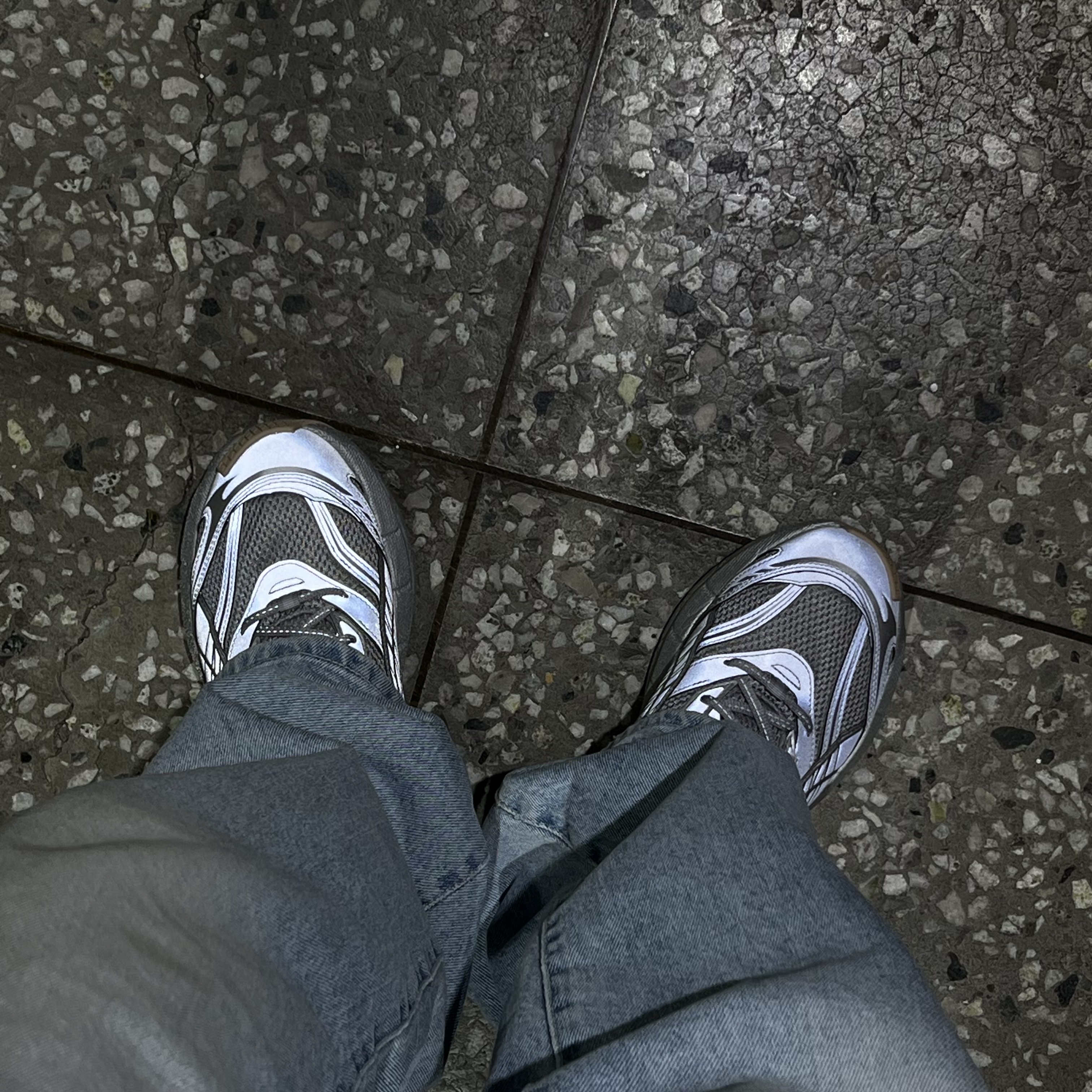 Puma Velophasis Matte Silver Royal Sapphire 착용 스타일 - 1
