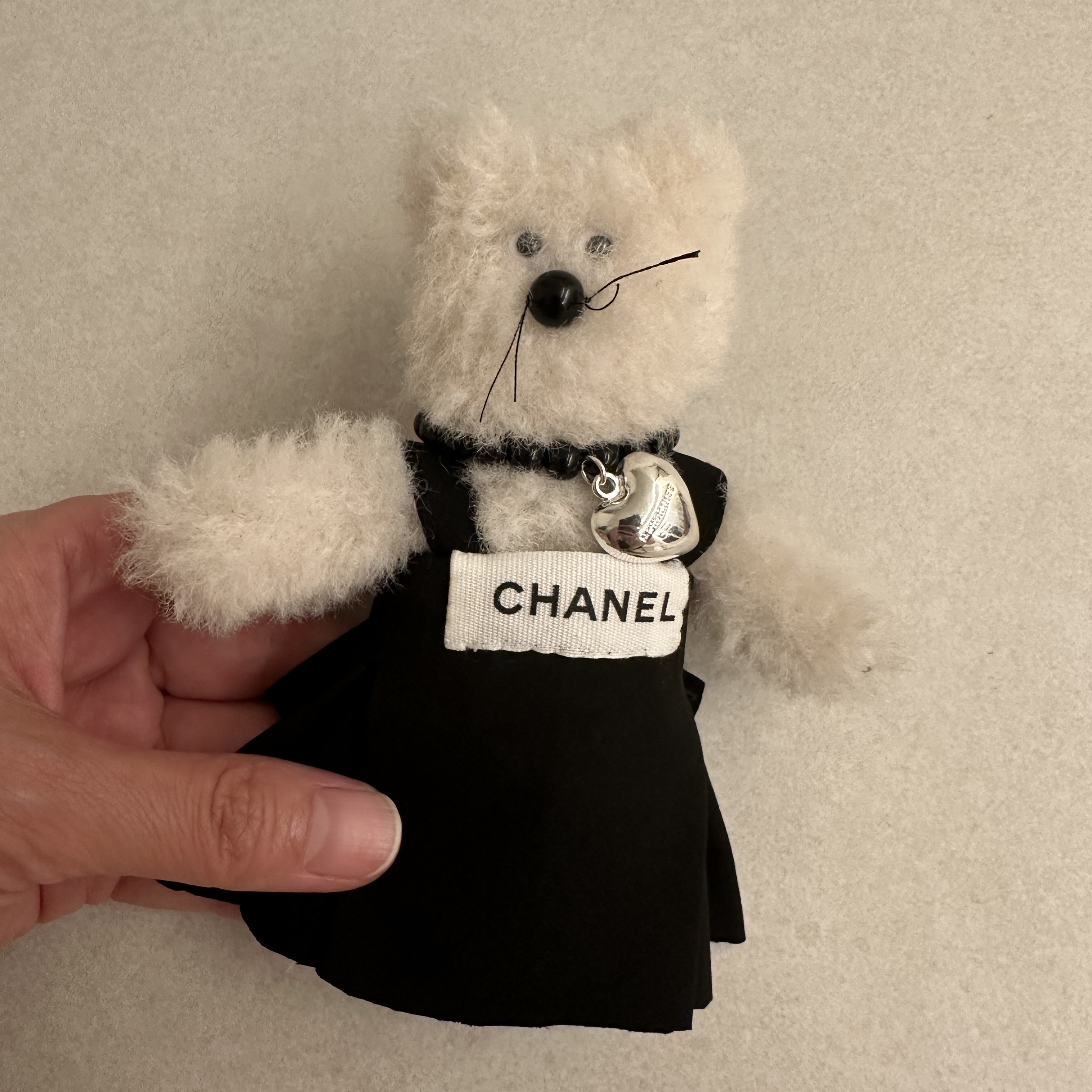 [KREAM 단독] Monamhee Creami Keyring Cream, Chanel Small Gabrielle Backpack Aged Calfskin & Gold Silver Black 착용 스타일 - 2