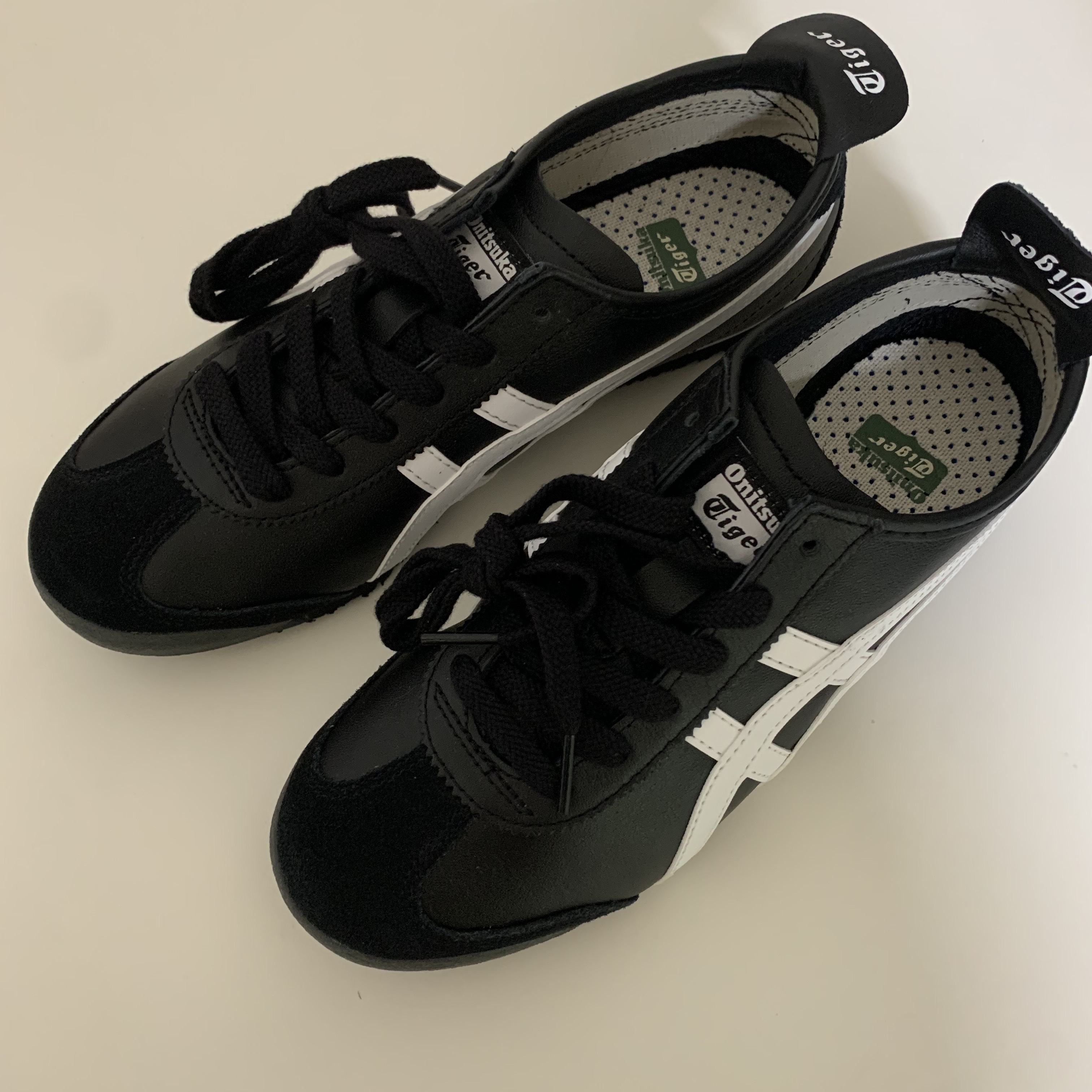 Onitsuka Tiger Mexico 66 Black White 착용 스타일