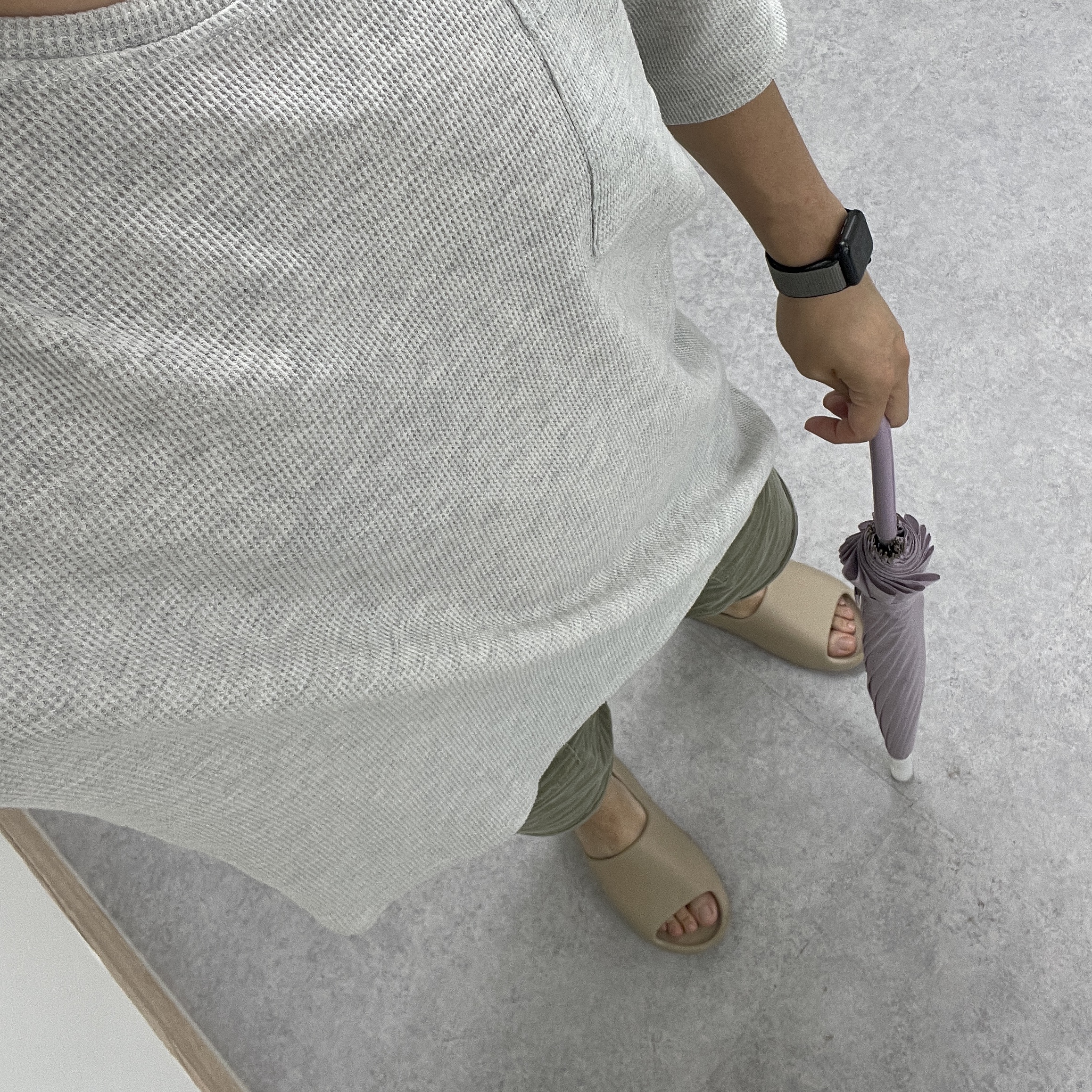 Adidas Yeezy Slide Pure 착용 스타일