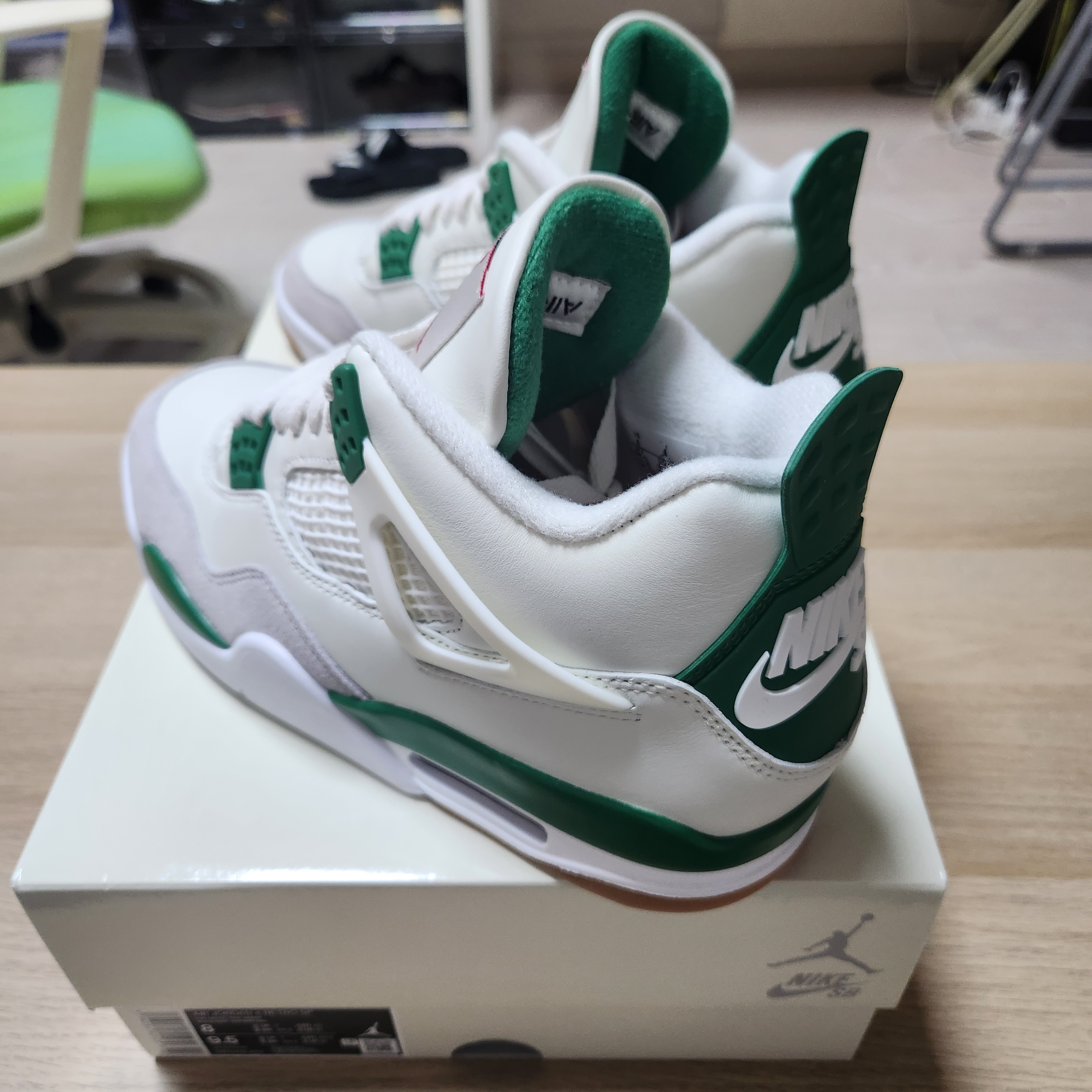 Jordan 4 x Nike SB Retro SP Pine Green 착용 스타일 - 3