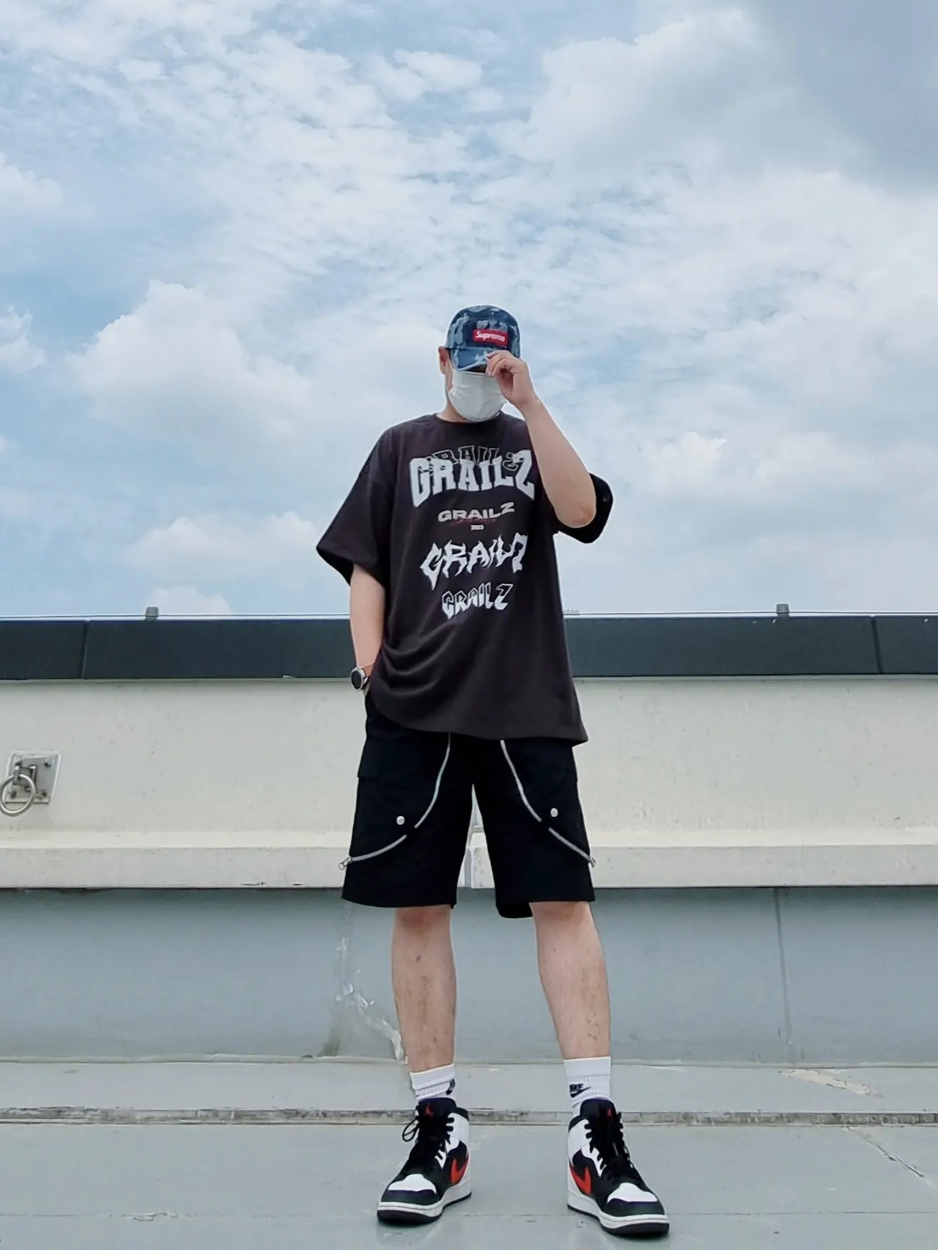 Supreme Flames Jacquard Denim Camp Cap Washed Indigo - 23SS, Jordan 1 Mid Black Chile Red 착용 스타일 - 1
