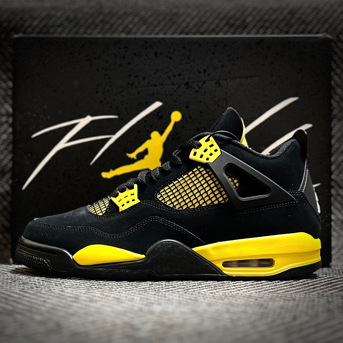 Jordan 4 Retro Thunder 2023 착용 스타일 - 4