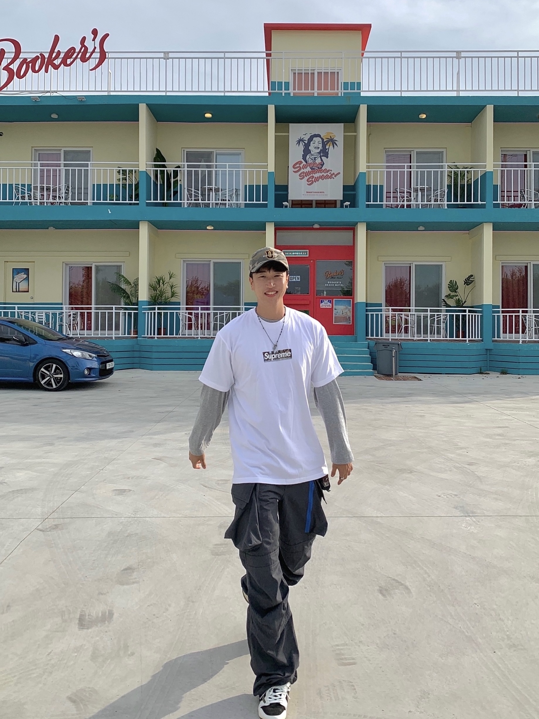 Supreme Milan Box Logo T-Shirt White - 21SS, (W) Jordan 1 x Travis Scott Retro Low OG SP Medium Olive 착용 스타일 - 2