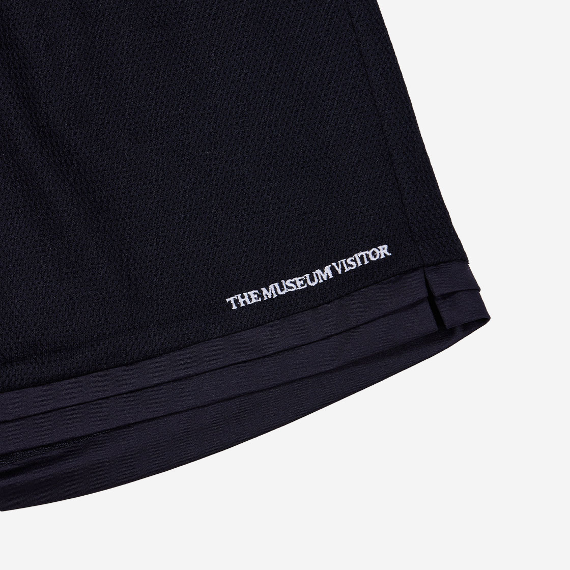 ◆THE MUSEUM VISITOR◆ LOGO STITCHED MESH SHORTS BLACK 08301 더뮤지엄비지터 로고 스티치드 메쉬 쇼츠 블랙 | The Museum