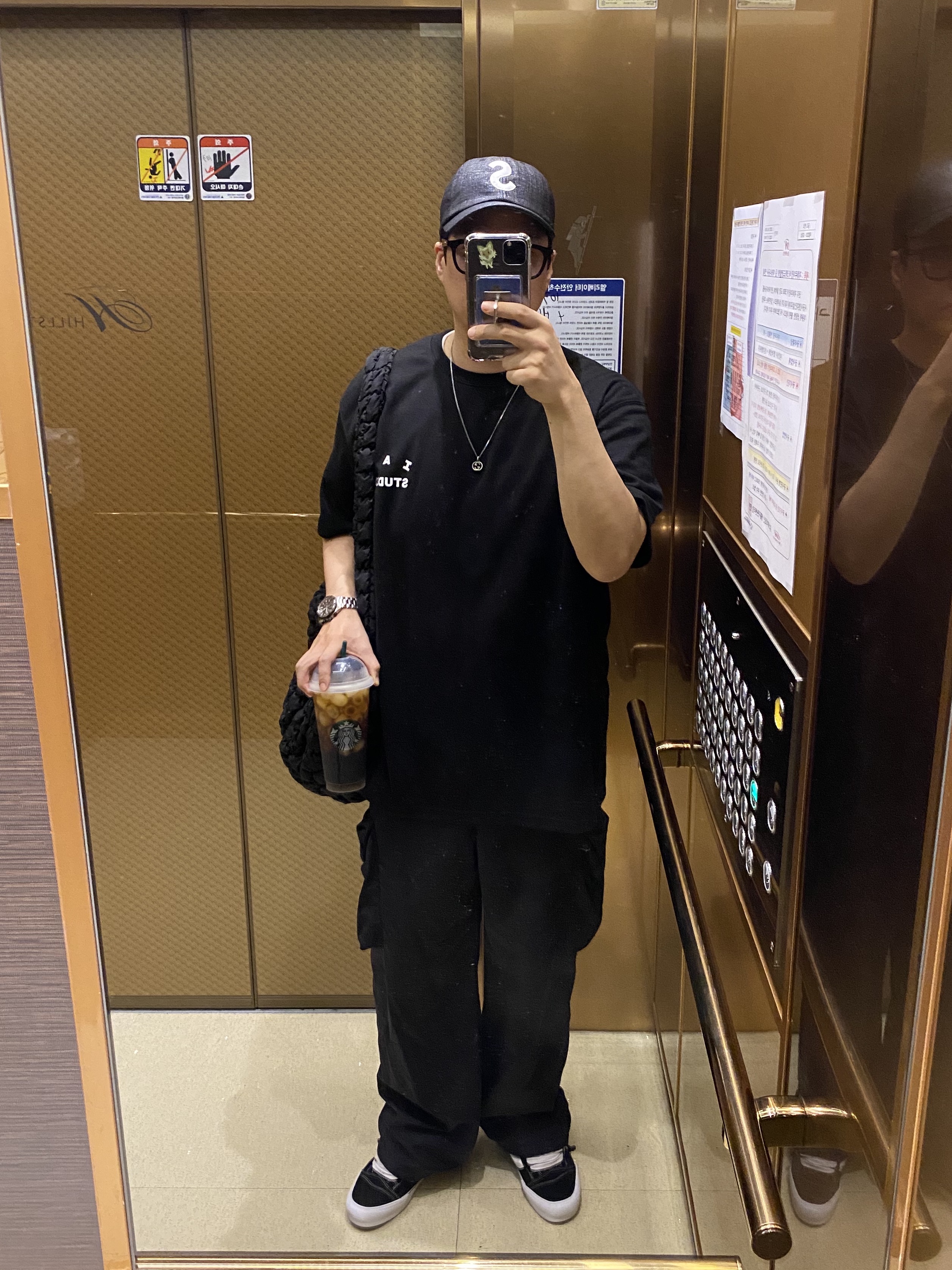 Supreme Raffia S Logo 6-Panel Black - 22SS, IAB Studio 10th Anniversary T-Shirt Black 착용 스타일