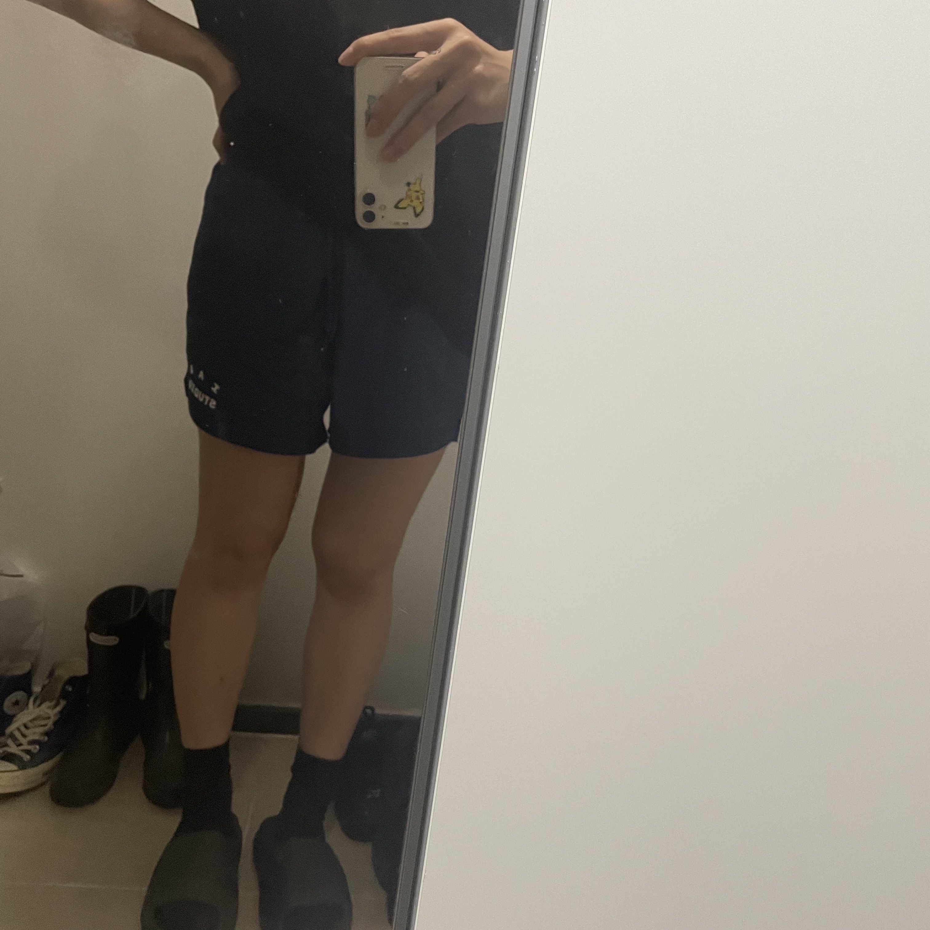 IAB Studio Woven Shorts Navy - The Hyundai Seoul Exclusive, IAB Studio 10th Anniversary T-Shirts Pack White & Black (2 Pack) 착용 스타일 - 3