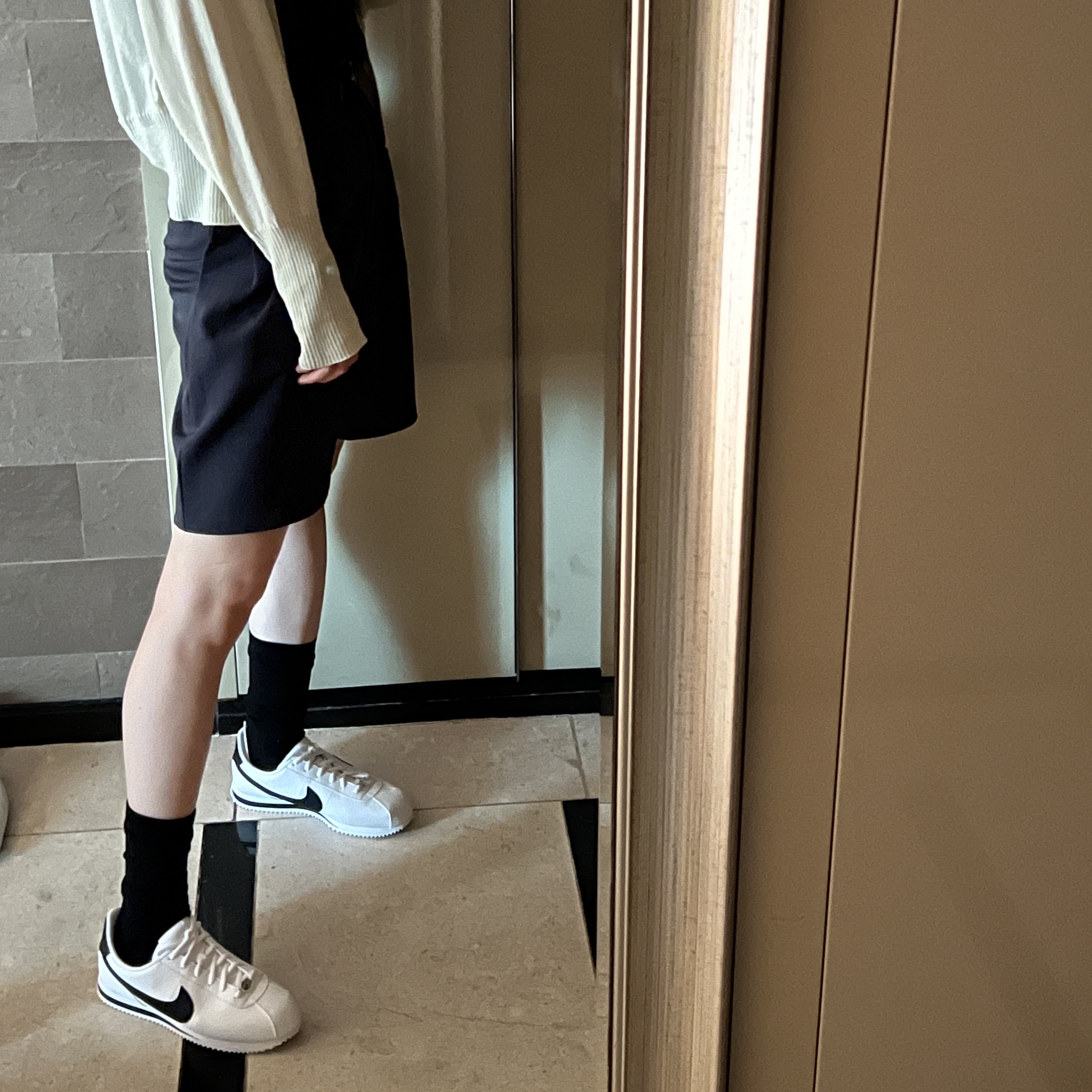 (GS) Nike Cortez Basic SL White Black 착용 스타일